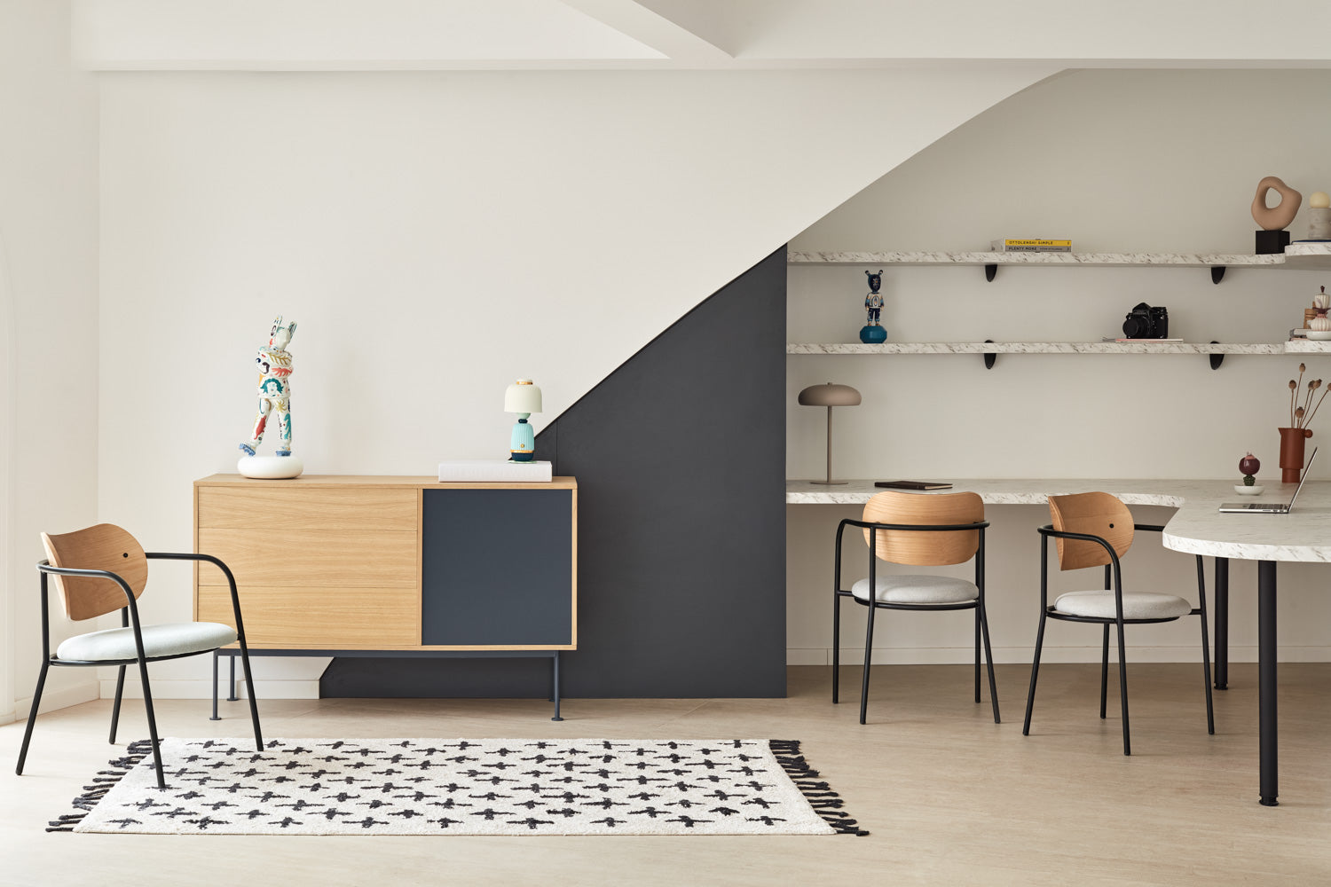 Sedia in legno e metallo nero con cuscino Eclipse di Teulat 55x50 h47 cm