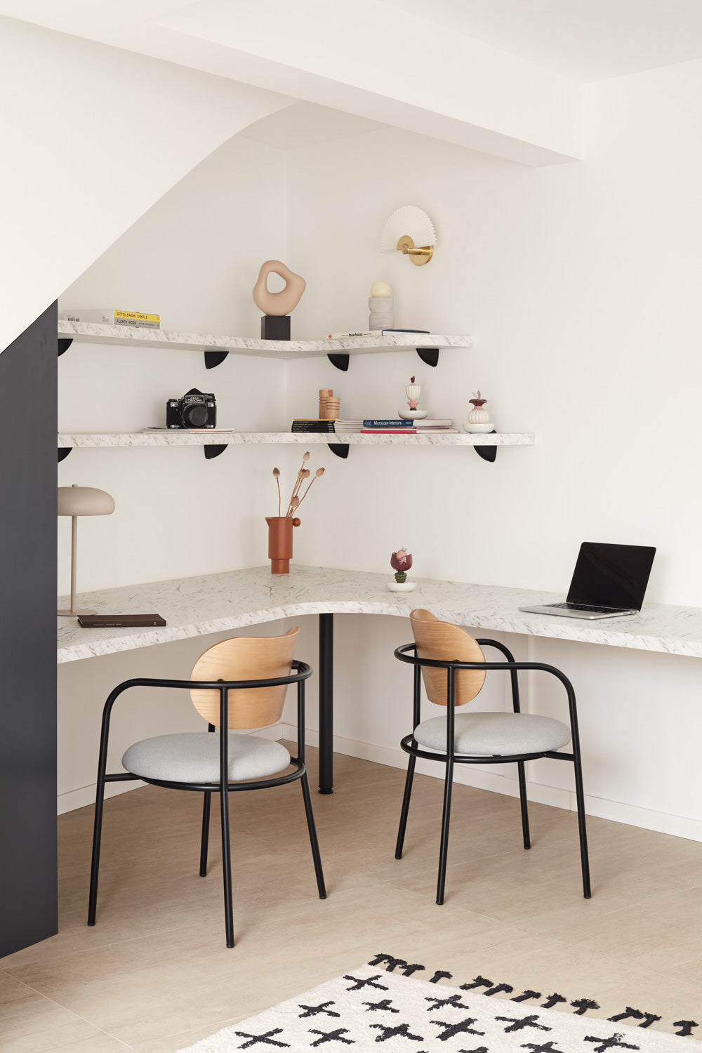 Sedia in legno e metallo nero con cuscino Eclipse di Teulat 55x50 h47 cm