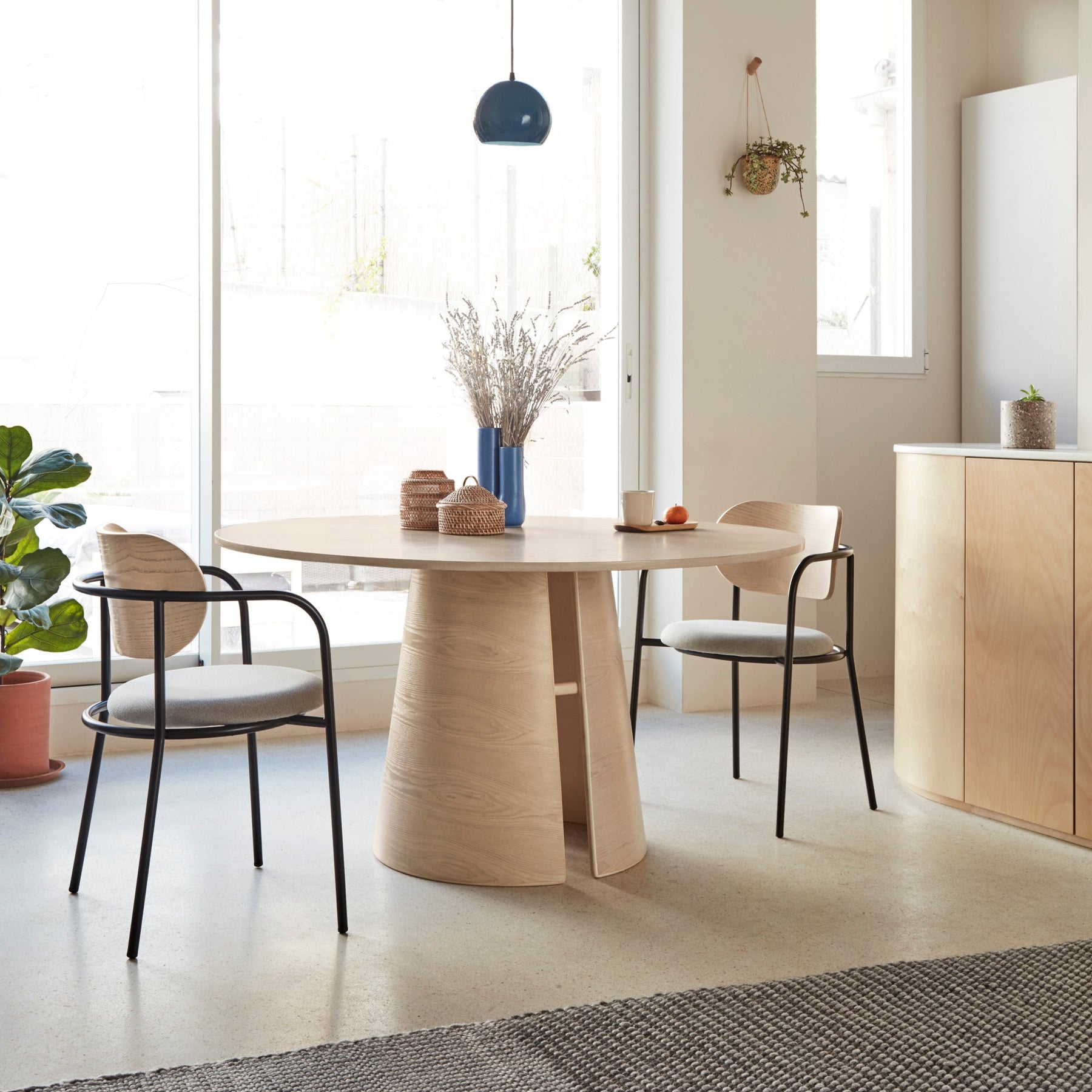 Sedia in legno e metallo nero con cuscino Eclipse di Teulat 55x50 h47 cm