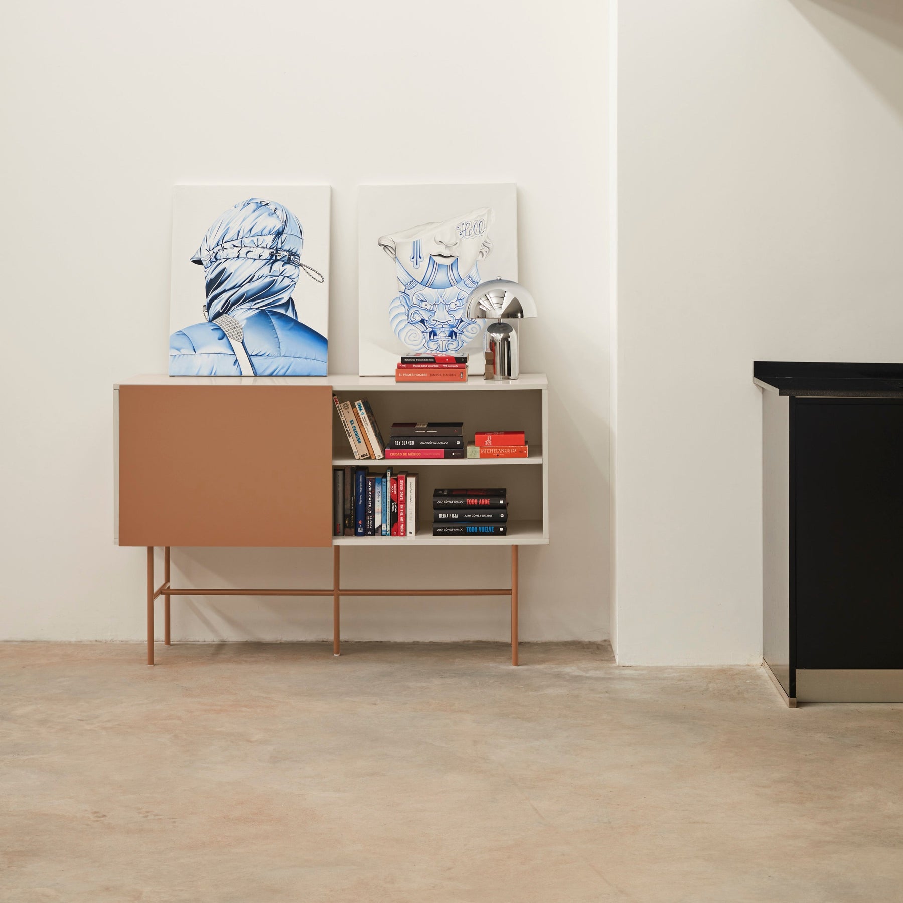 Cassettiera 3 cassetti e anta scorrevole laccata sabbia e terracotta Nube di Teulat 140x91 cm