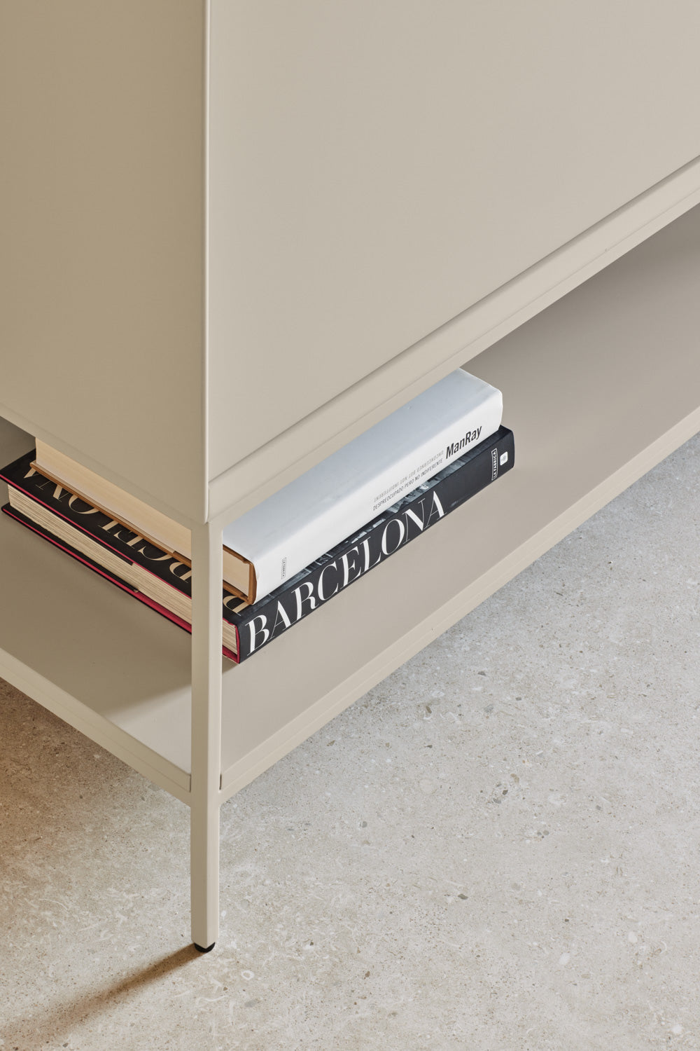 Credenza 1 anta 5 cassetti con gambe in metallo Platt 120x140 cm