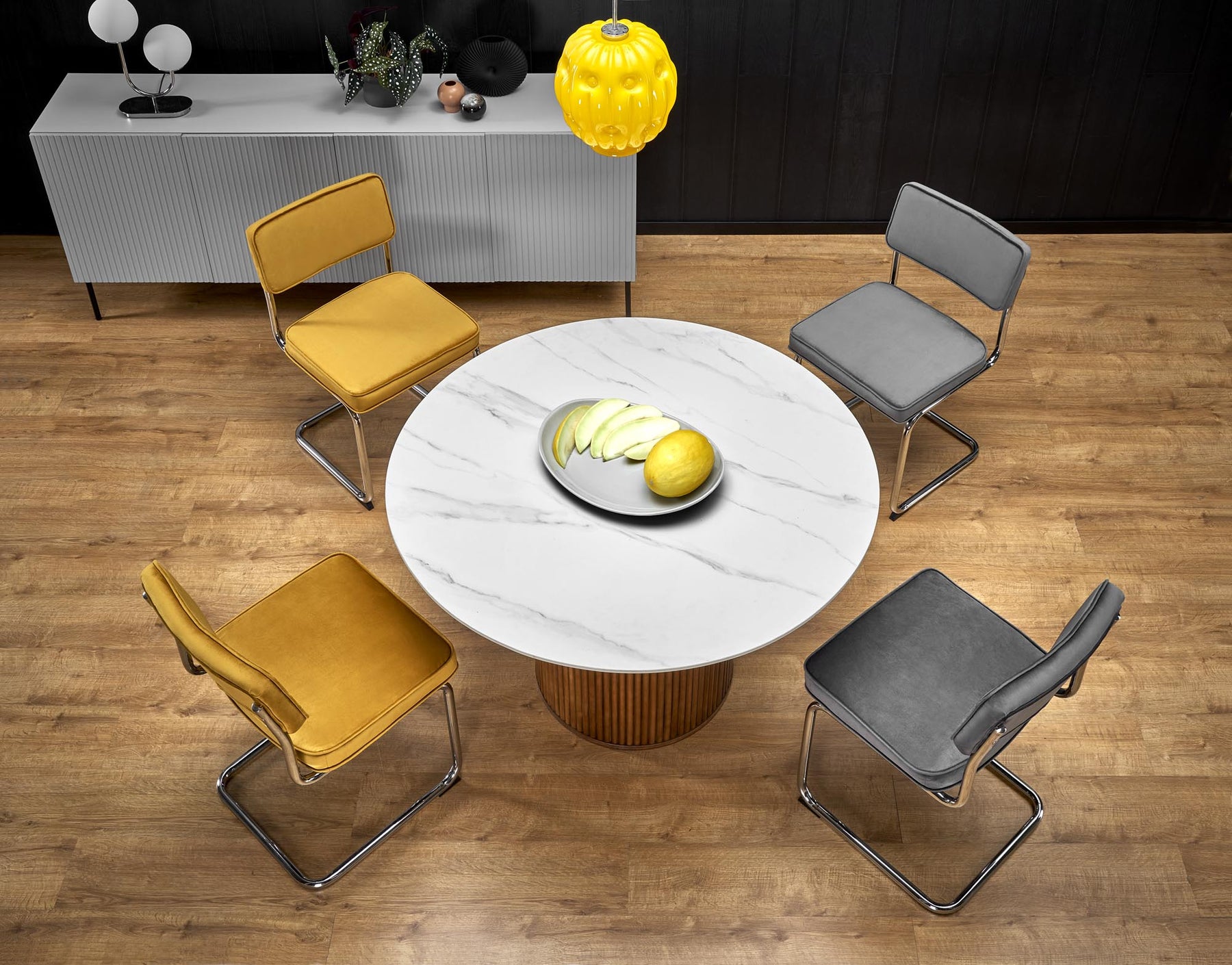 Tavolo rotondo per 4 persone marmo Adamello 120x76 cm