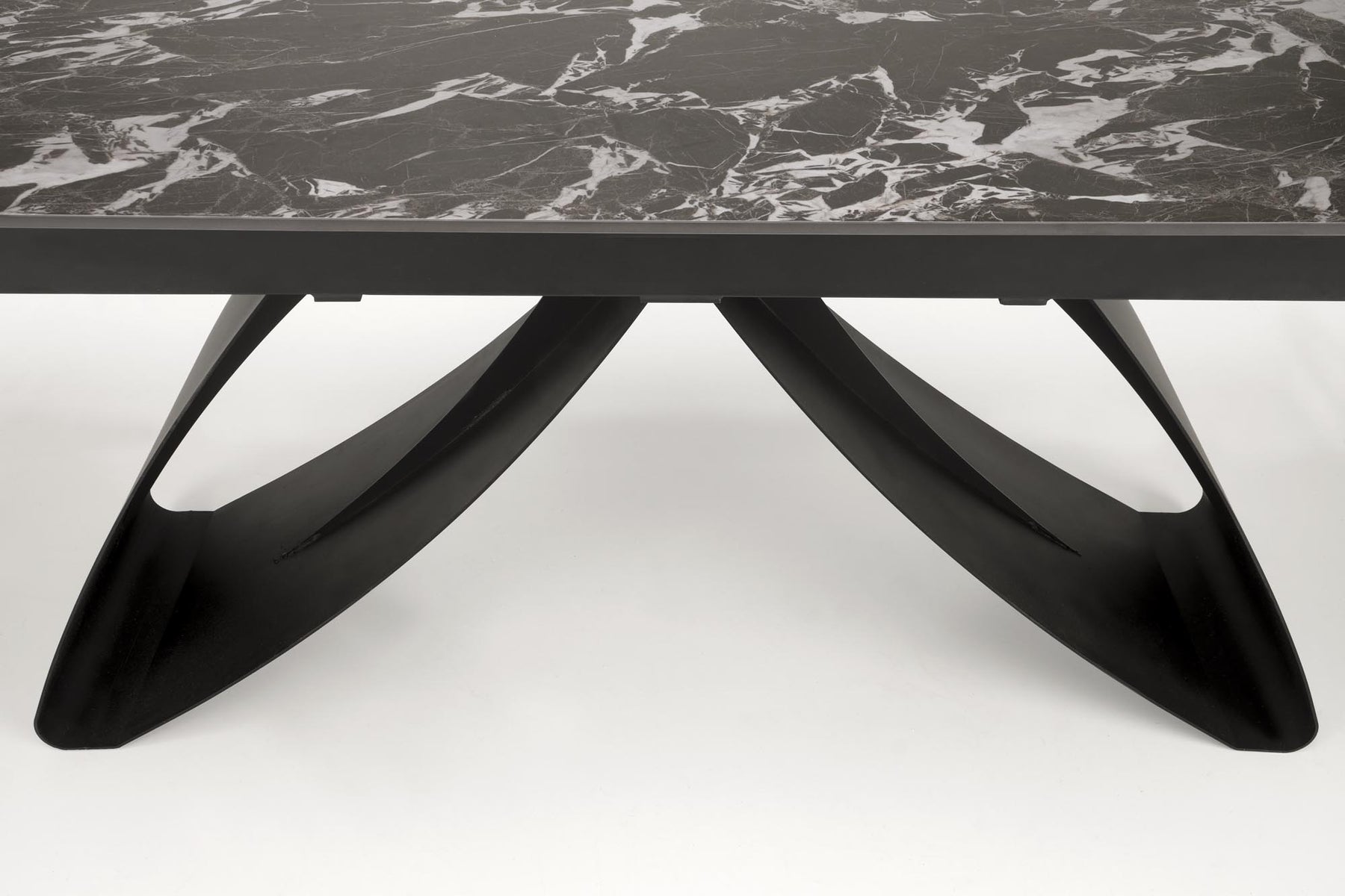 Tavolo allungabile per 6/8 persone Flux 180/260x75 cm