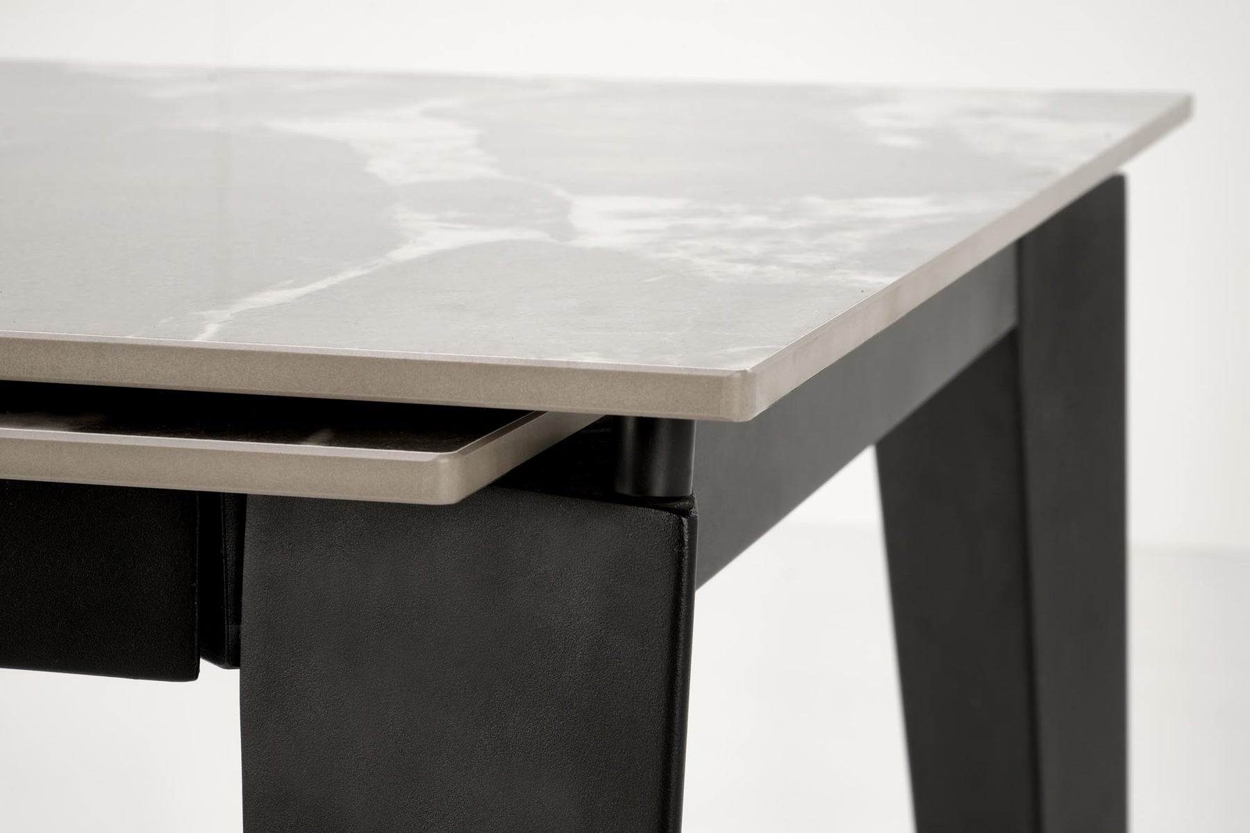 Tavolo allungabile per 6/8 persone marmo Aliseo 141/201x81 cm