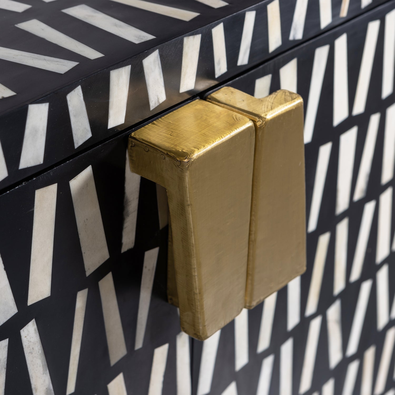 Credenza 2 ante in legno di mango Mony 81x108 cm