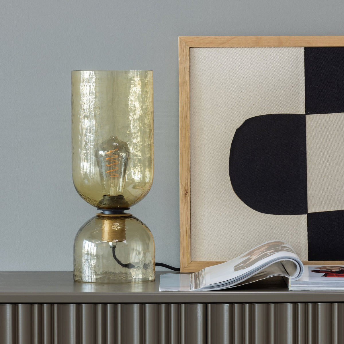 Lampada da tavolo in vetro beige Zuri 38x15 cm