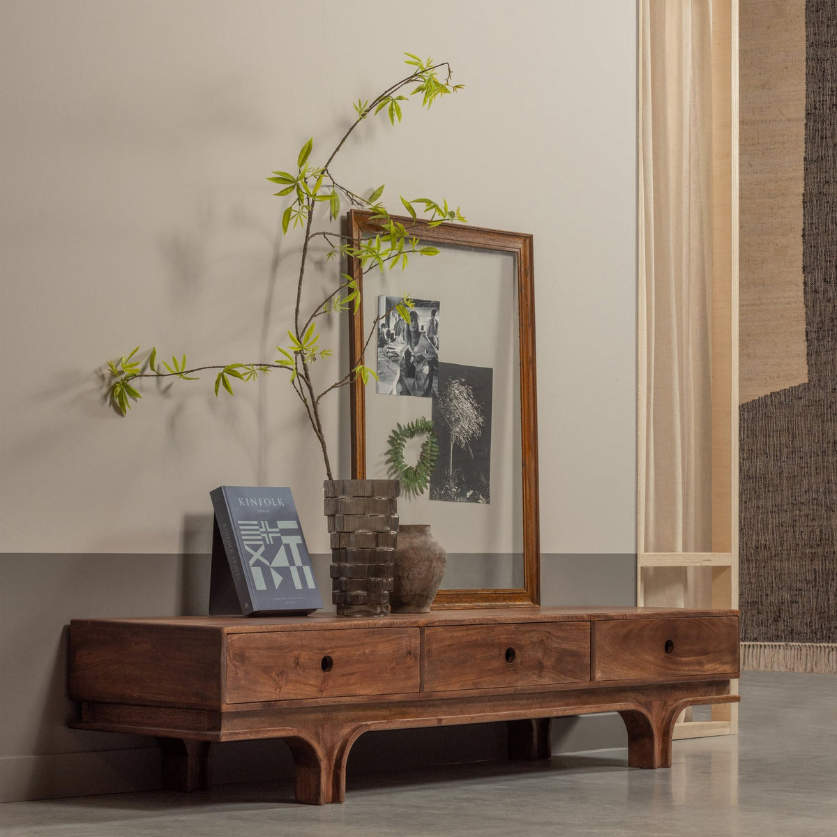 Mobile TV 3 cassetti in legno di mango Staes 37x180 cm