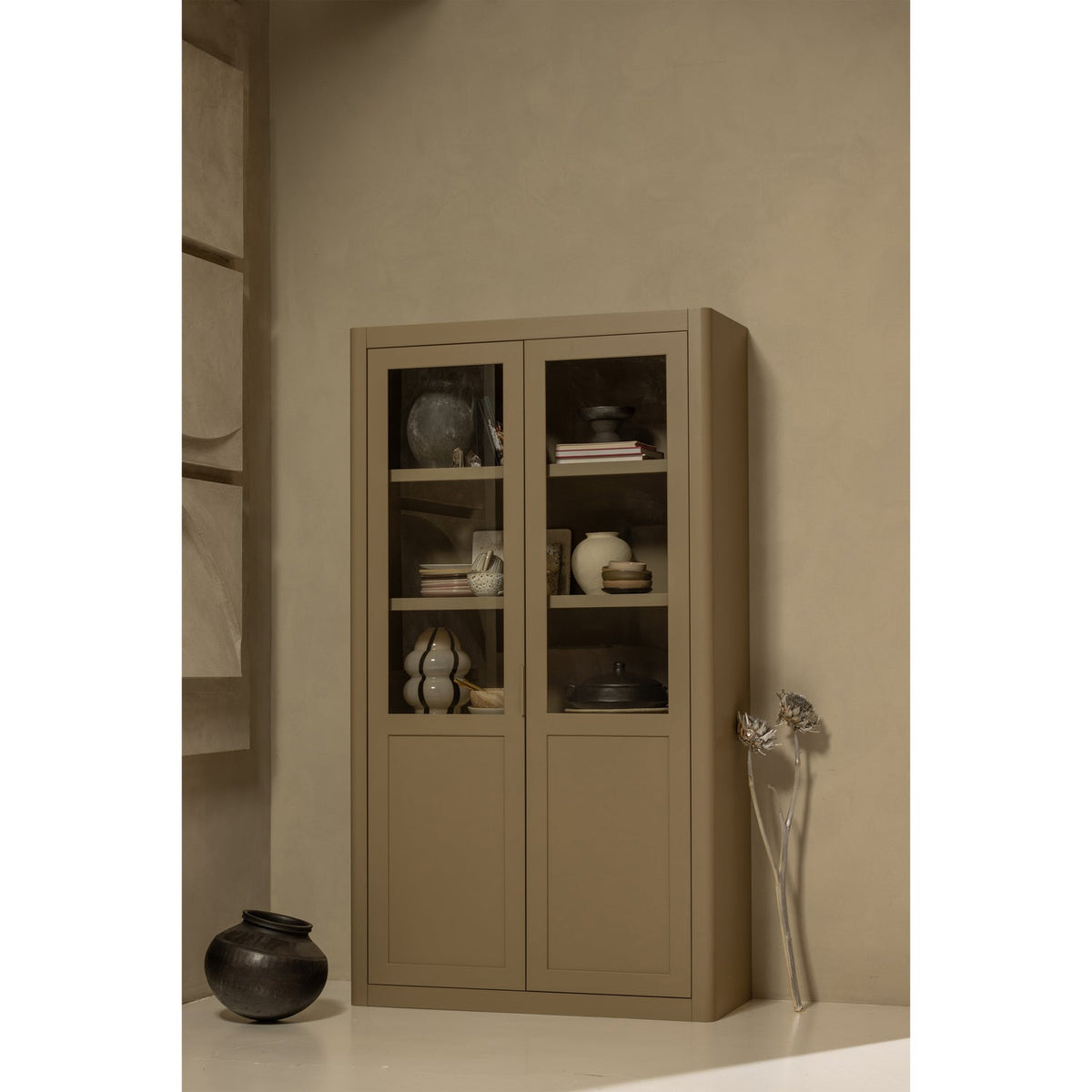 Vetrina 2 ante in legno di pino Gunnar 120x217 cm