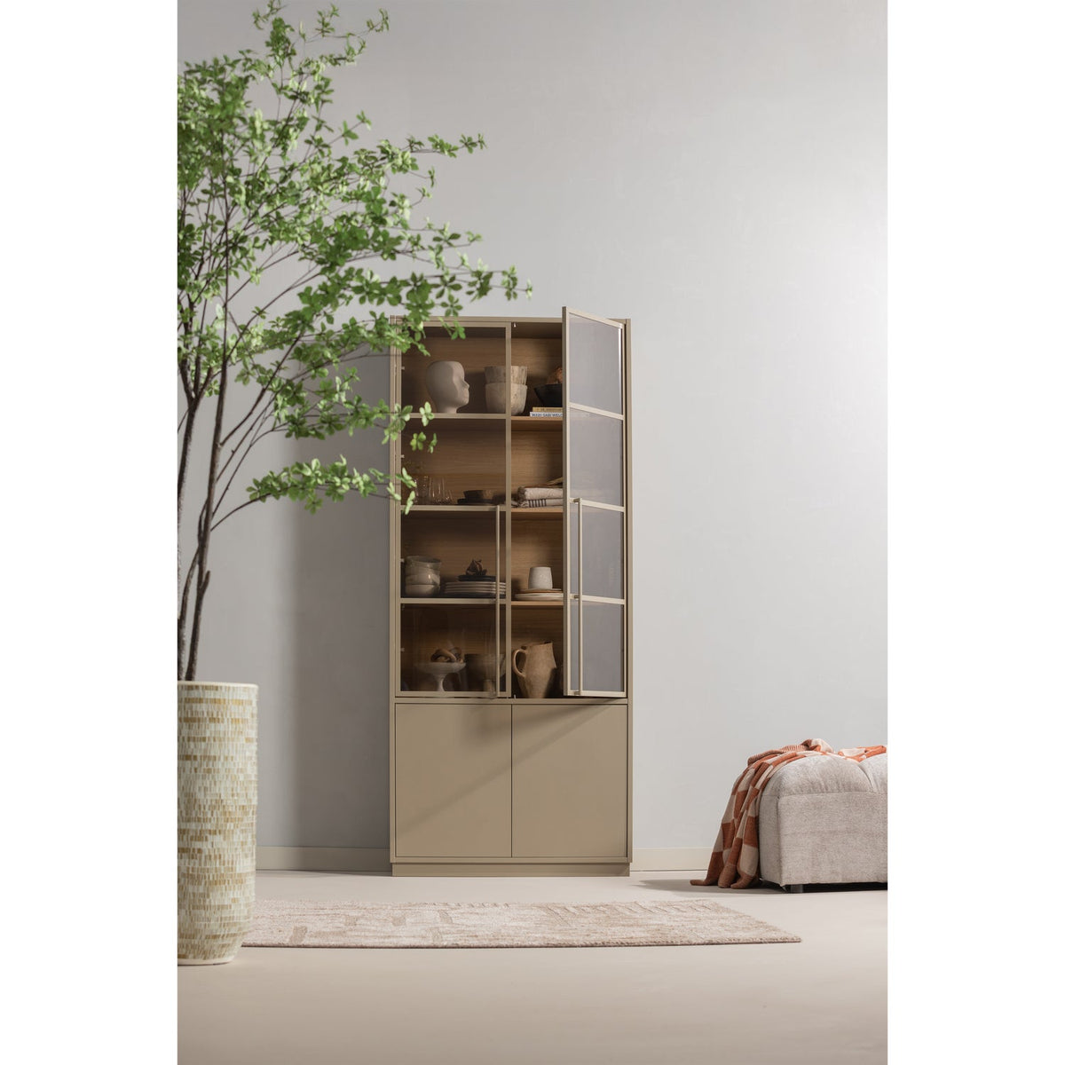 Vetrina 2 ante in legno di pino Reby 101x236 cm