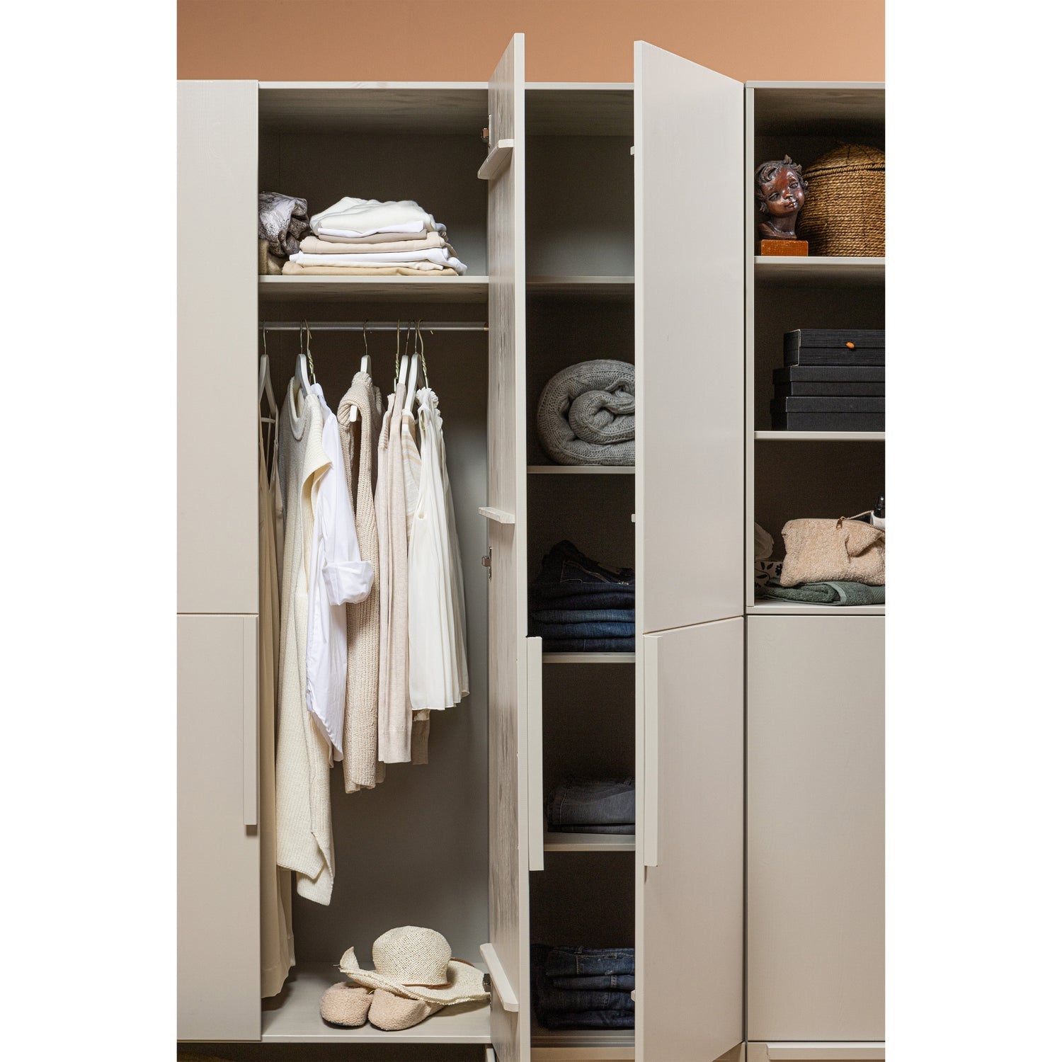 Cappottiera 3 ante 2 cassetti in legno di pino Pure 215x142 cm