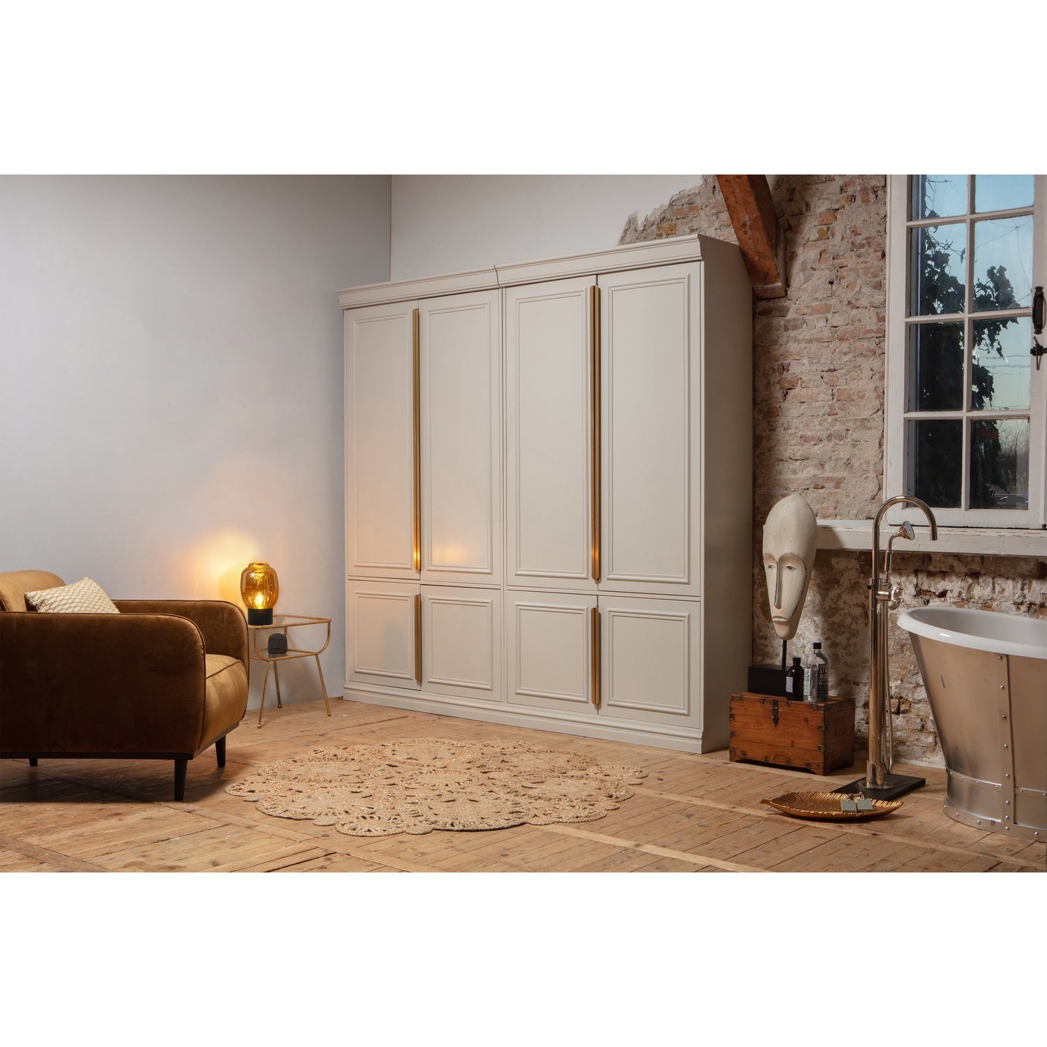Poltrona in velluto con braccioli Statement 72x77 cm