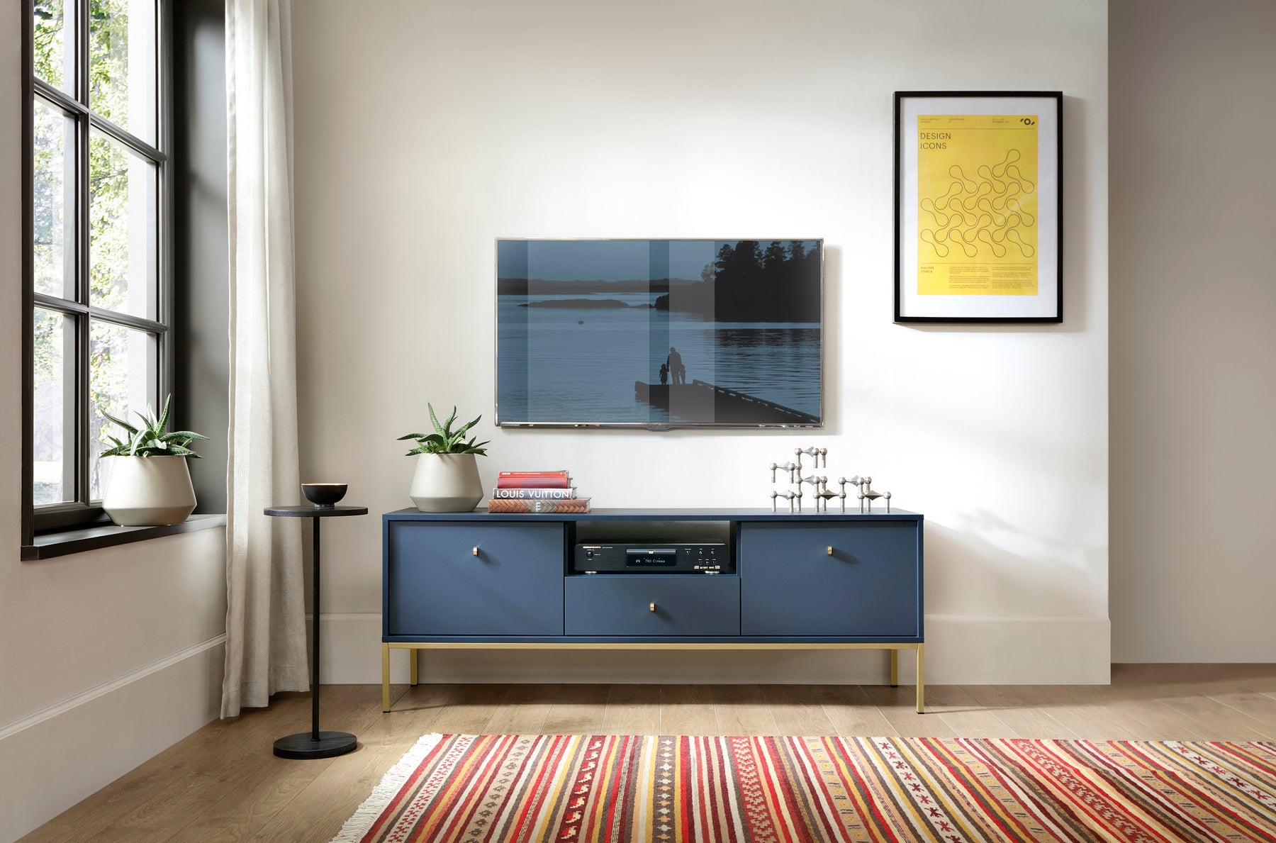 Mobile TV con piedi in metallo 2 ante e 1 cassetto in legno laminato Canterno 154x56 cm