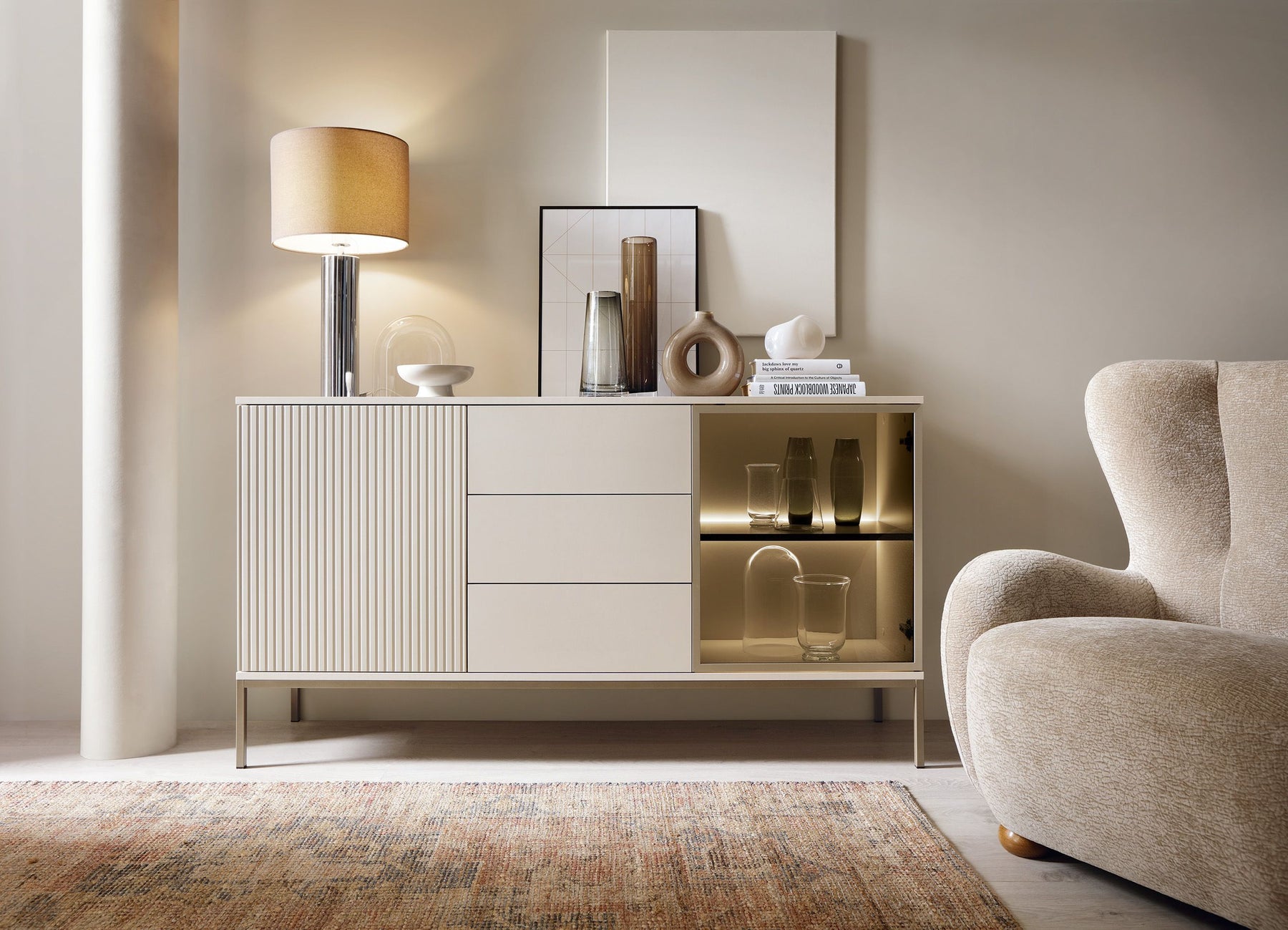 Credenza a 2 ante e 3 cassetti con LED integrato Aura 154x83 cm