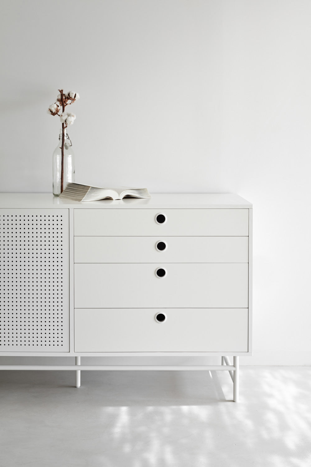 Madia 8 cassetti 2 ante bianco Punto di Teulat 212x47 cm