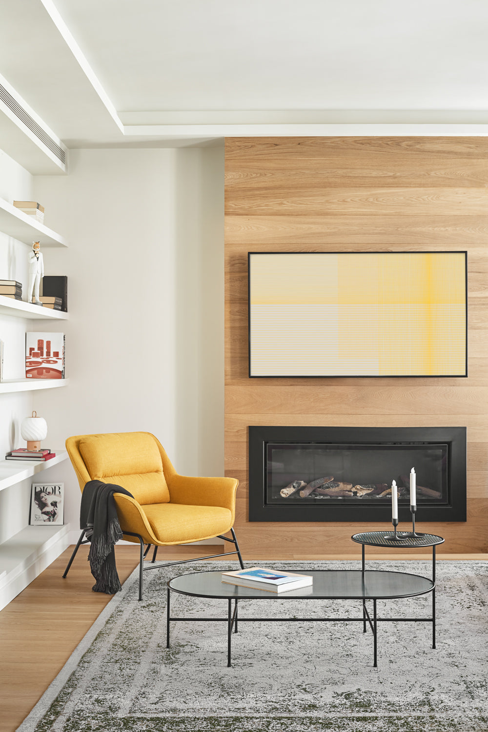 Poltrona moderna con braccioli in tessuto senape Sadira 86x91 h43 cm