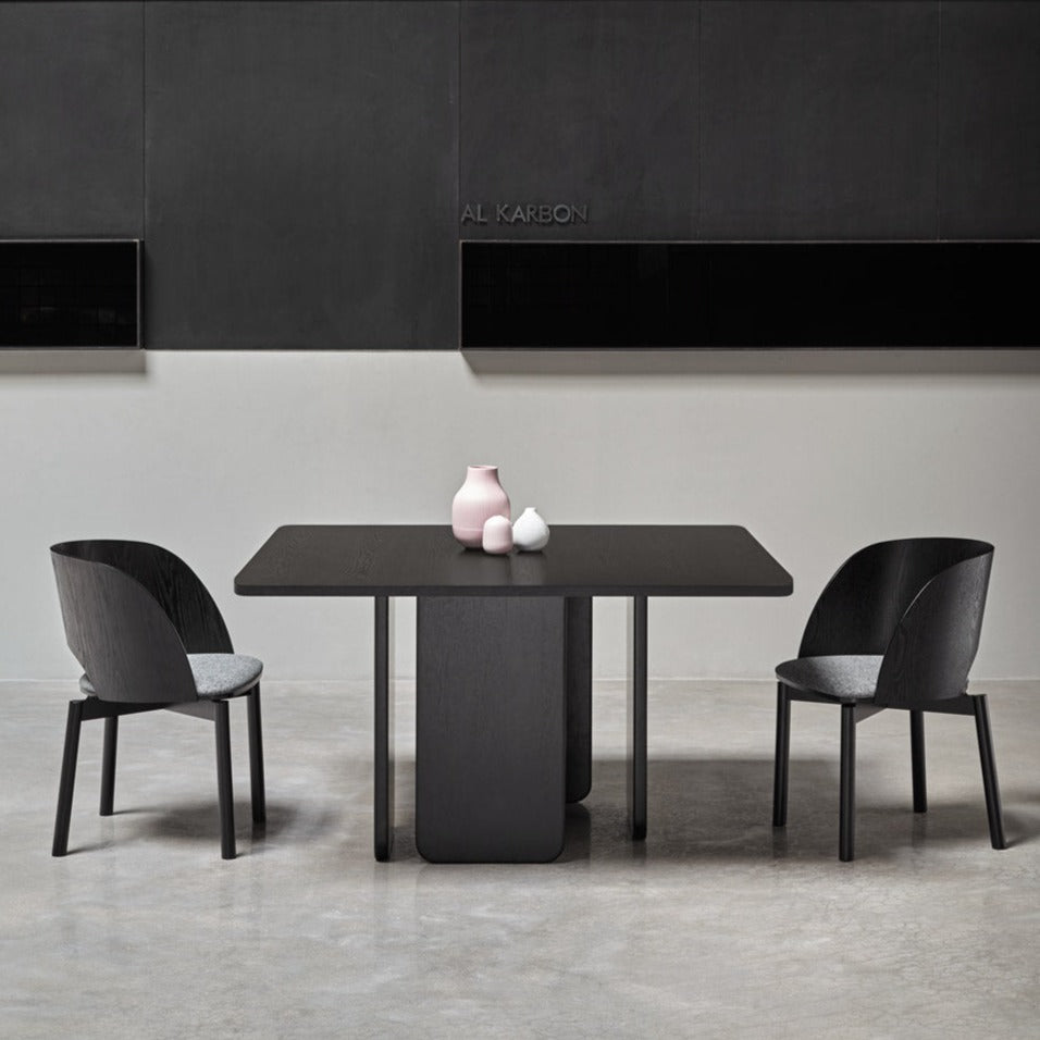 Set 2 sedie in frassino nero Dam 50x78 h45 cm