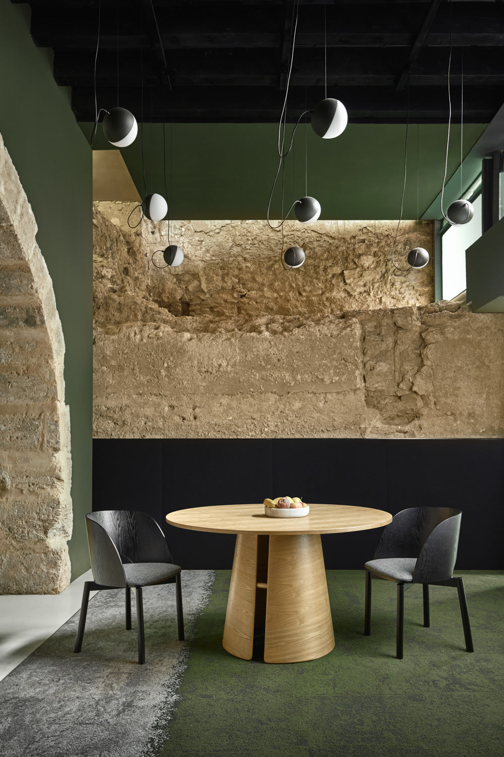 Tavolo tondo 4 posti in legno colore naturale Cep di Teulat Ø137 h75 cm