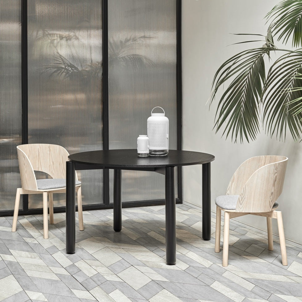 Tavolo tondo 4 posti in legno nero Atlas Ø120 cm