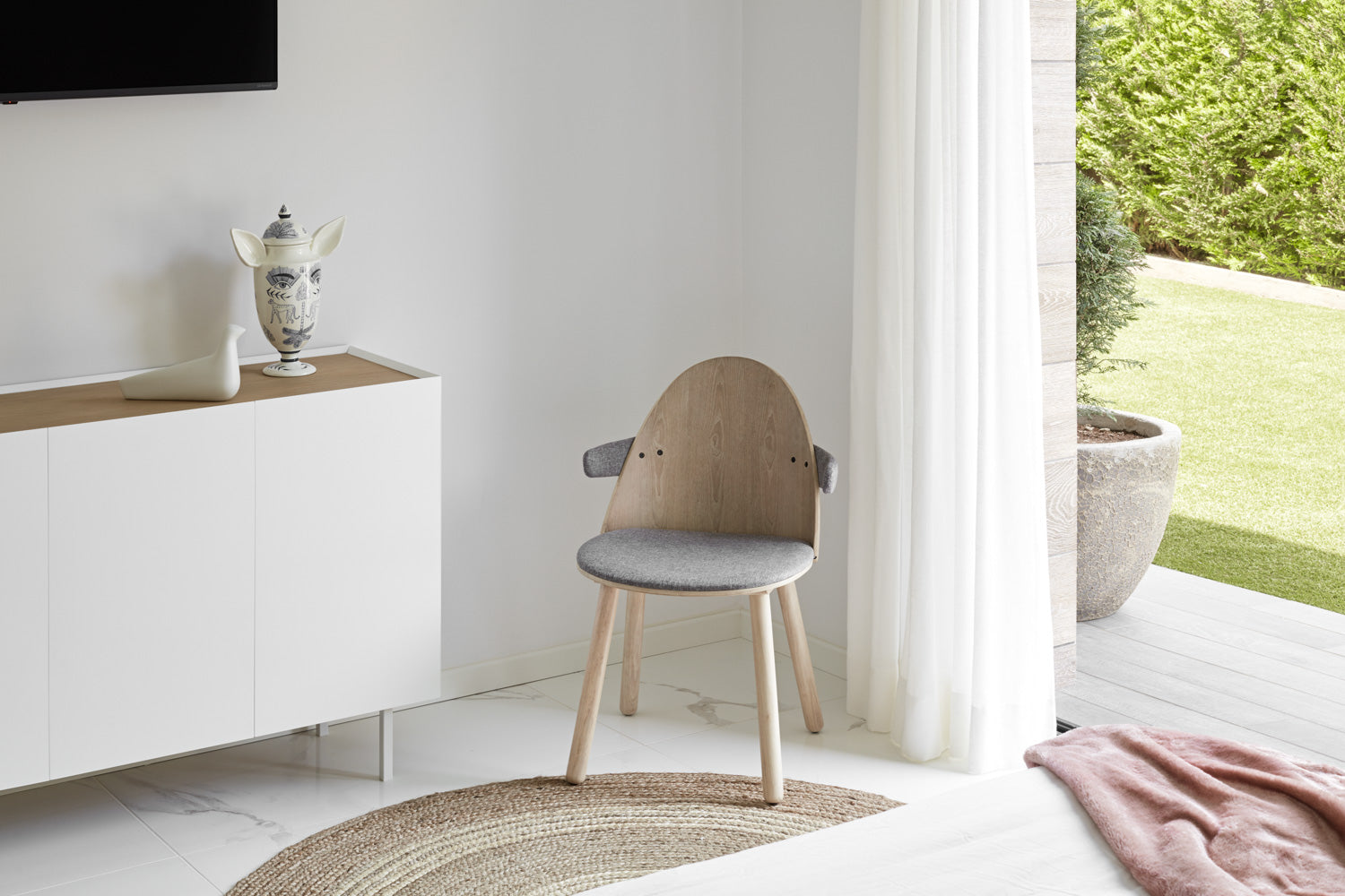 set 2 Sedie Uma in legno naturale con braccioli