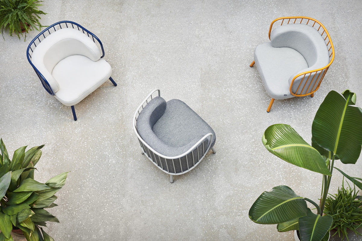 Poltrona tessuto crema struttura in metallo blu 67x83 h44 cm