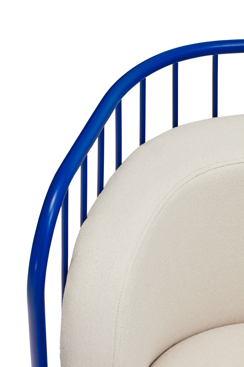Poltrona tessuto crema struttura in metallo blu 67x83 h44 cm