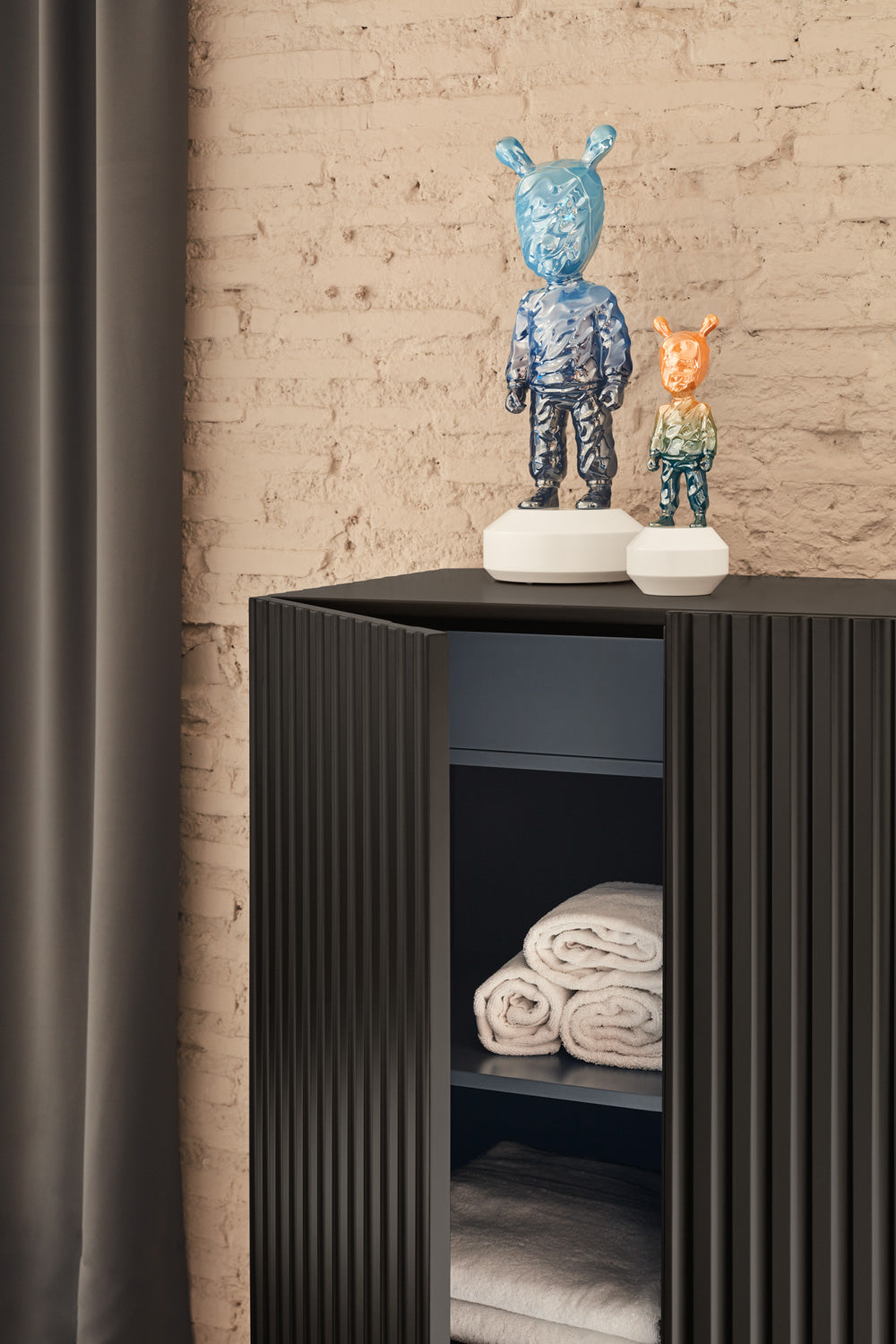 Credenza 2 ante nero Doric di Teulat 91x120 cm