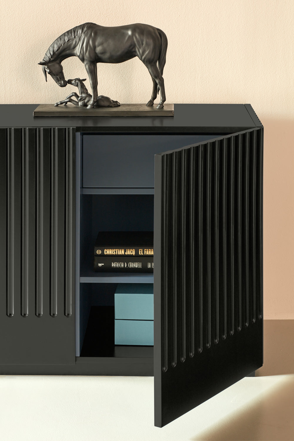 Madia 4 ante nero Doric di Teulat 198x48 cm