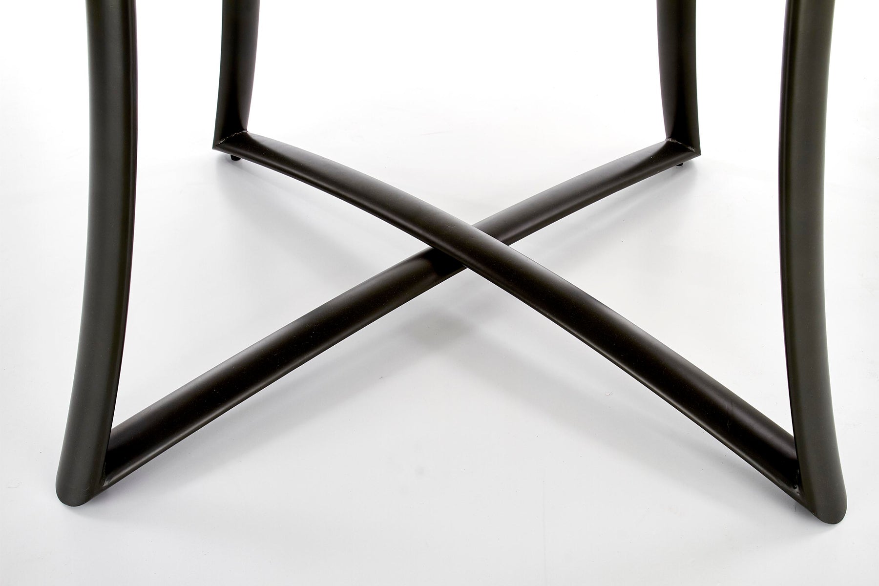 Tavolo tondo allungabile in essenza rovere con gambe in acciaio nero Moretti Ø 118 cm - allungabile a 148 cm