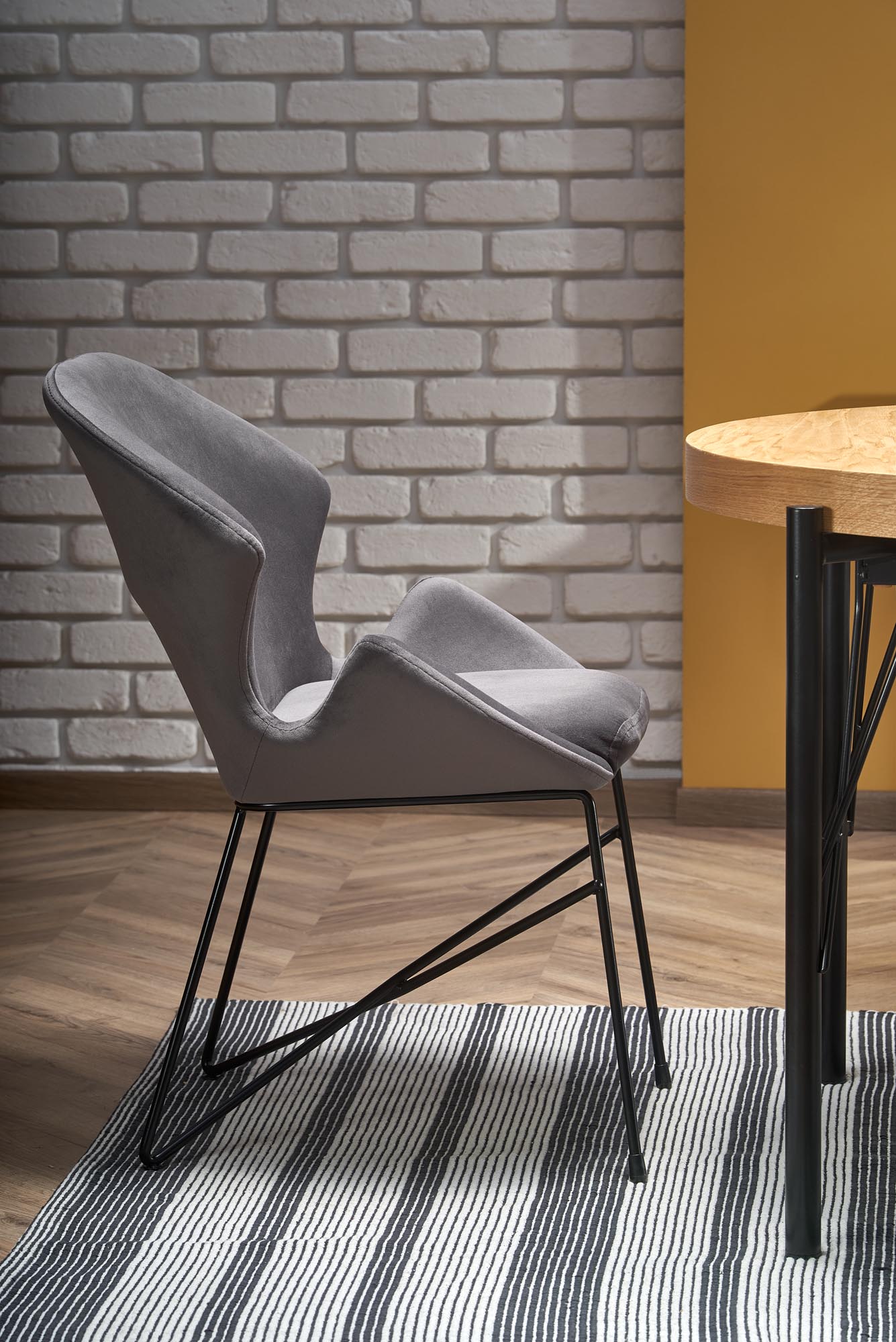 Tavolo tondo allungabile in MDF impiallacciato rovere con gambe in acciaio nero Inferno Ø 100 cm - allungabile a 300cm