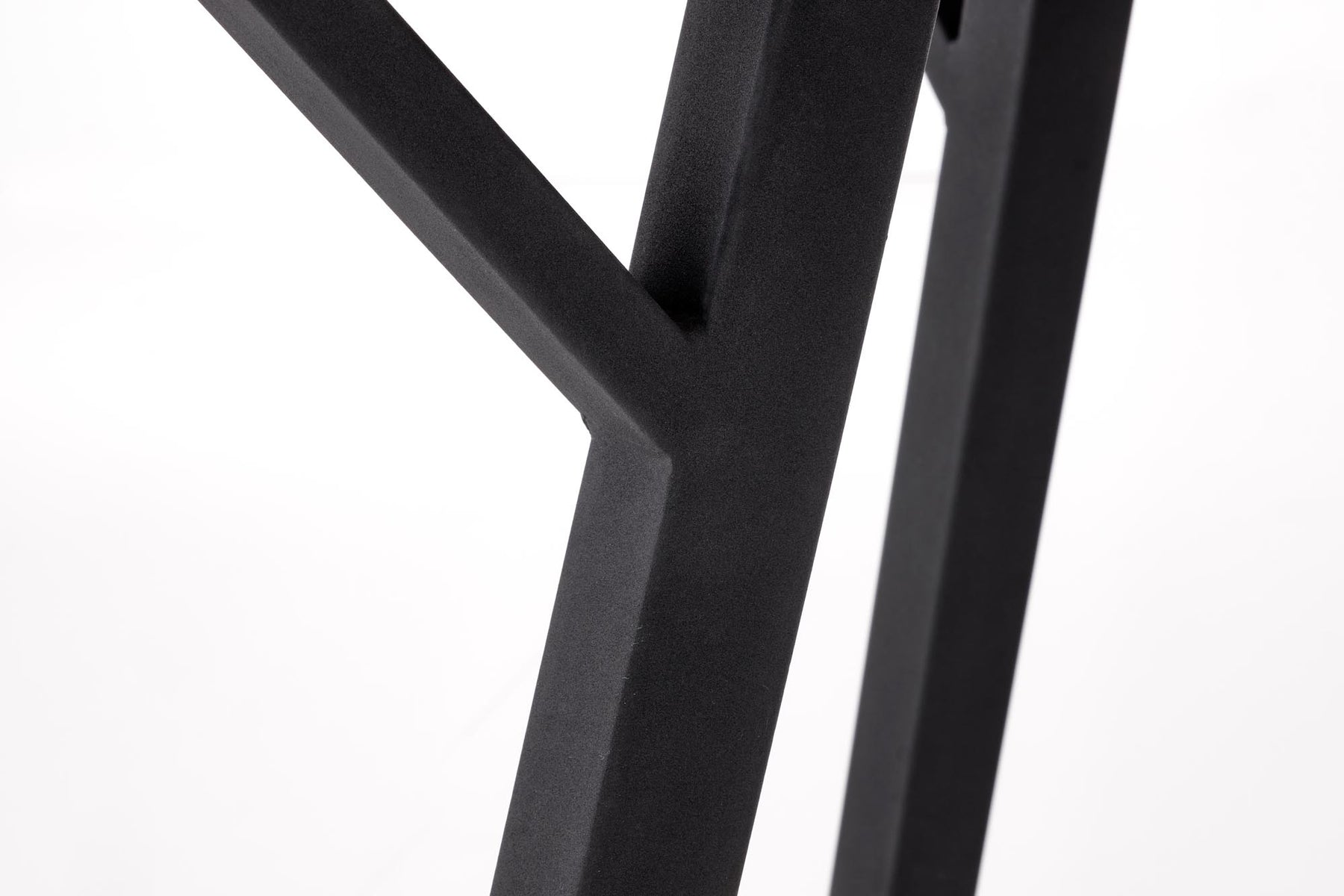Tavolo allungabile in legno MDF laccato grigio chiaro e gambe in acciaio nero Balrog 140x80 cm - allungabile fino a 180 cm