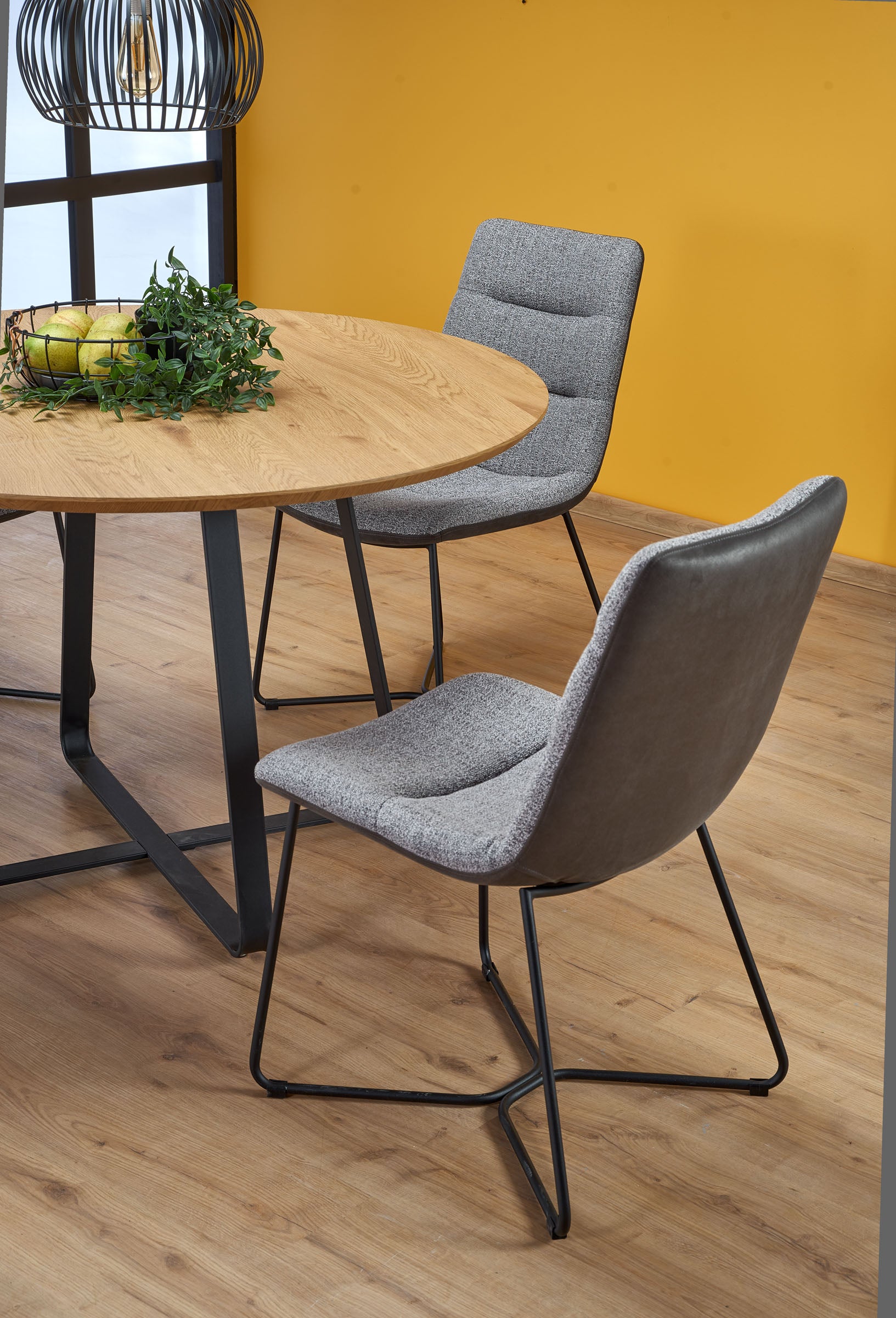 Tavolo tondo in MDF laminato rovere e piede in metallo nero Looper Ø 120 cm