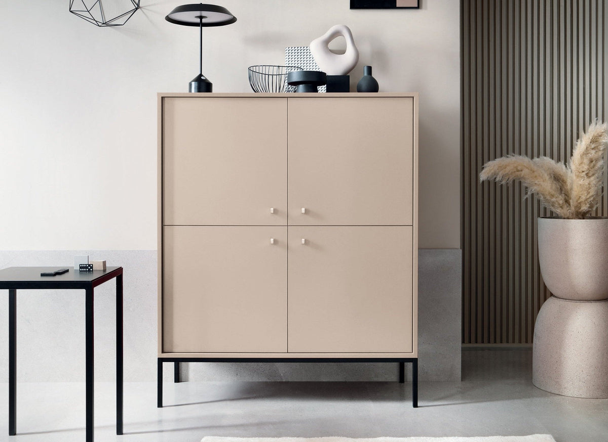 Credenza con piedi in ferro 4 ante in legno laminato Canterno 104x125 cm