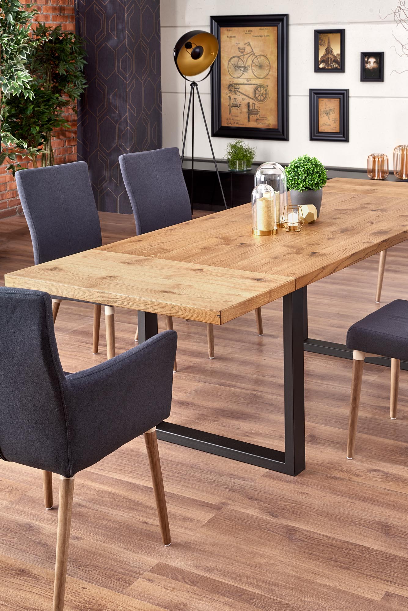 Tavolo allungabile in legno impiallacciato rovere con gambe in acciaio nero Perez 160x90 cm - allungabile a 250 cm