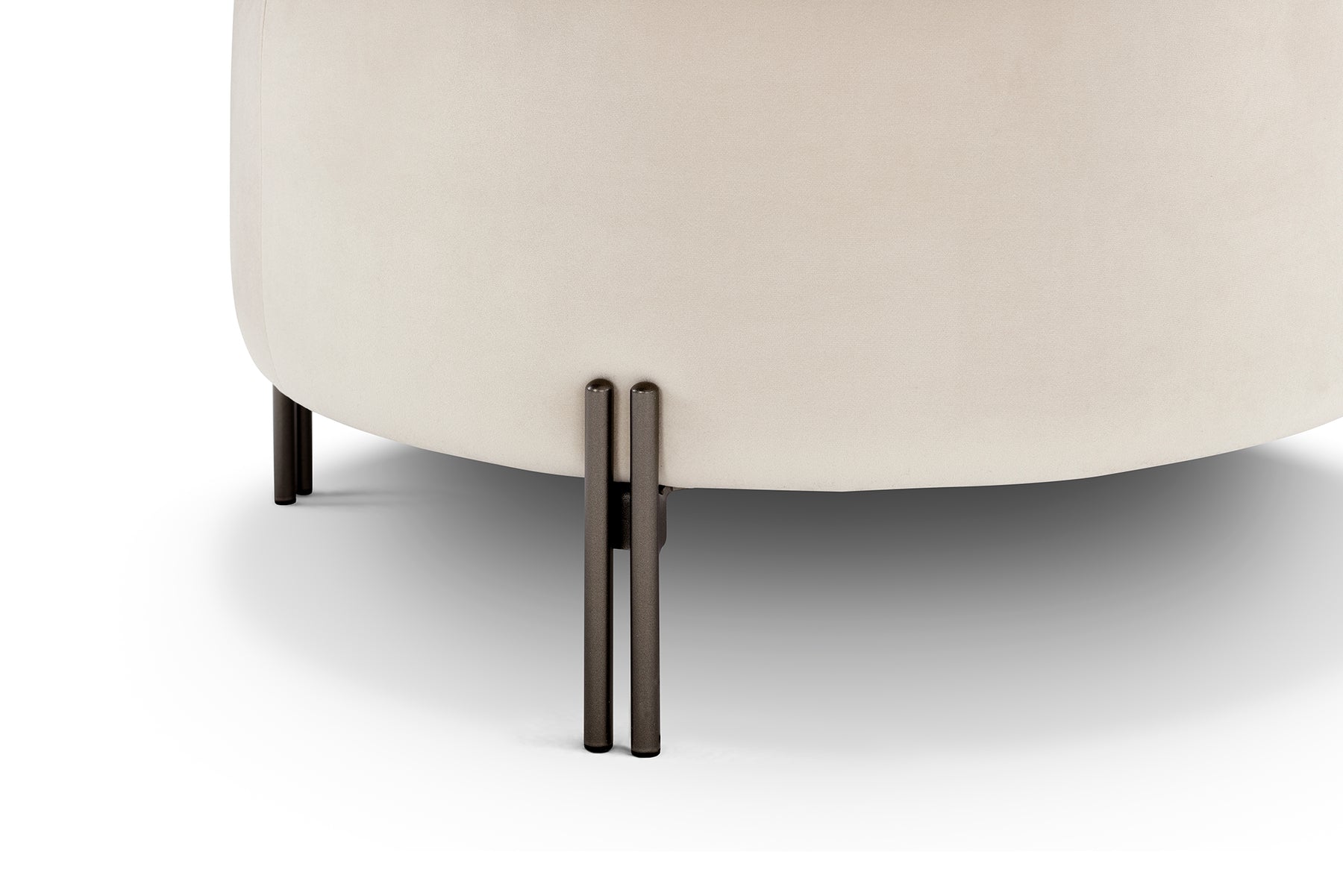 Pouf Contenitore Made in Italy Tondo in Velluto Beige con piedi in metallo - Peglia