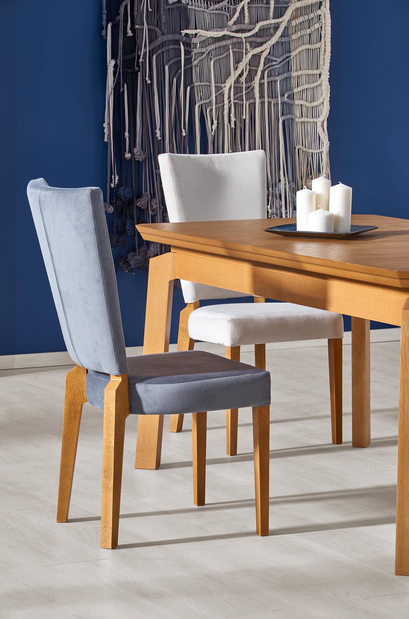 Tavolo allungabile in legno impiallacciato rovere con gambe in legno massello Rois 160x90 cm - allungabile fino a 250 cm