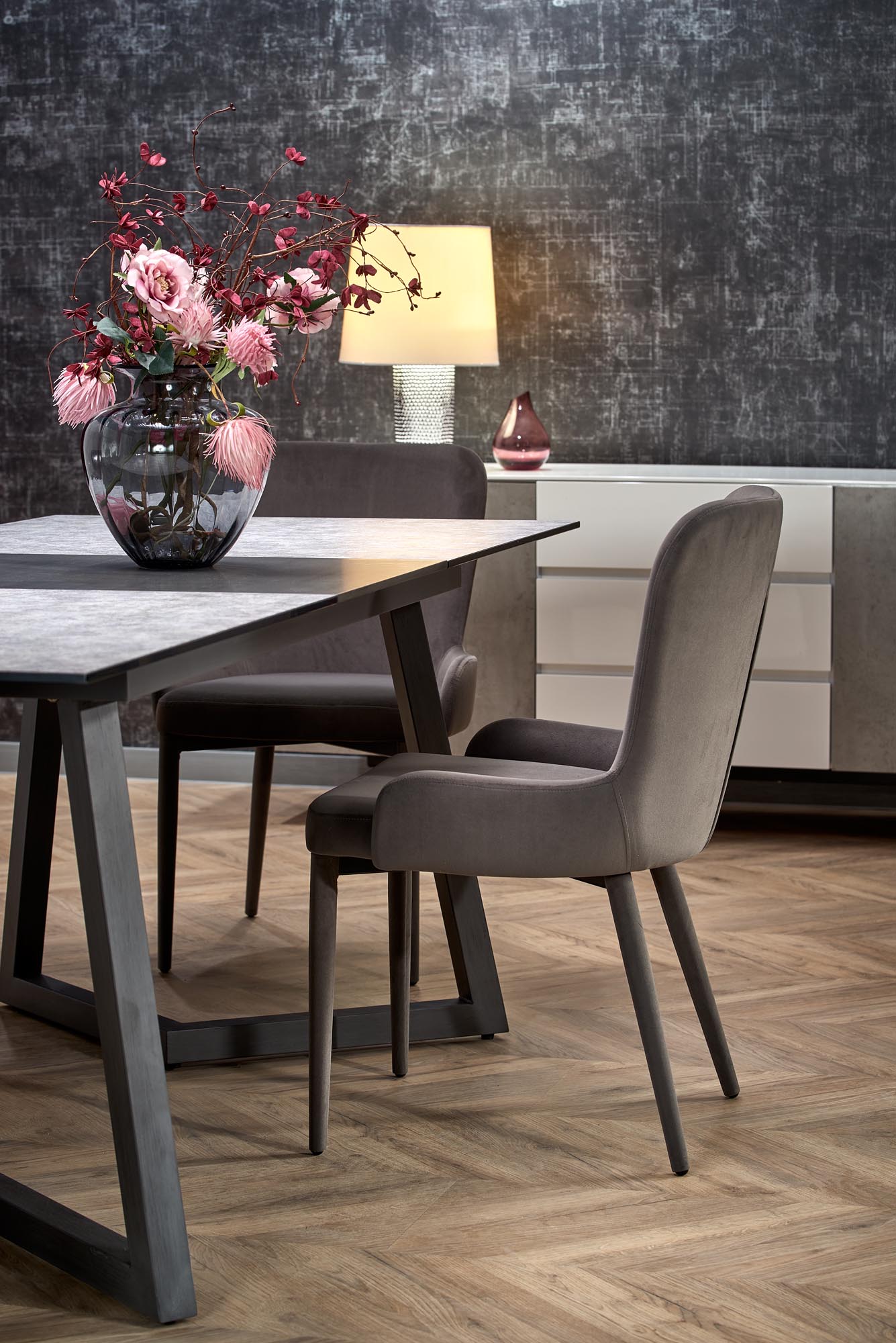Tavolo allungabile in Vetro grigio con gambe in acciaio grigio scuro Tiziano 160x90 cm - allungabile fino a 210 cm