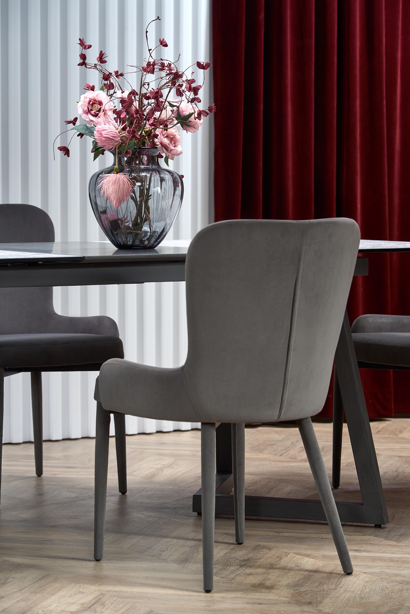 Tavolo allungabile in Vetro grigio con gambe in acciaio grigio scuro Tiziano 160x90 cm - allungabile fino a 210 cm