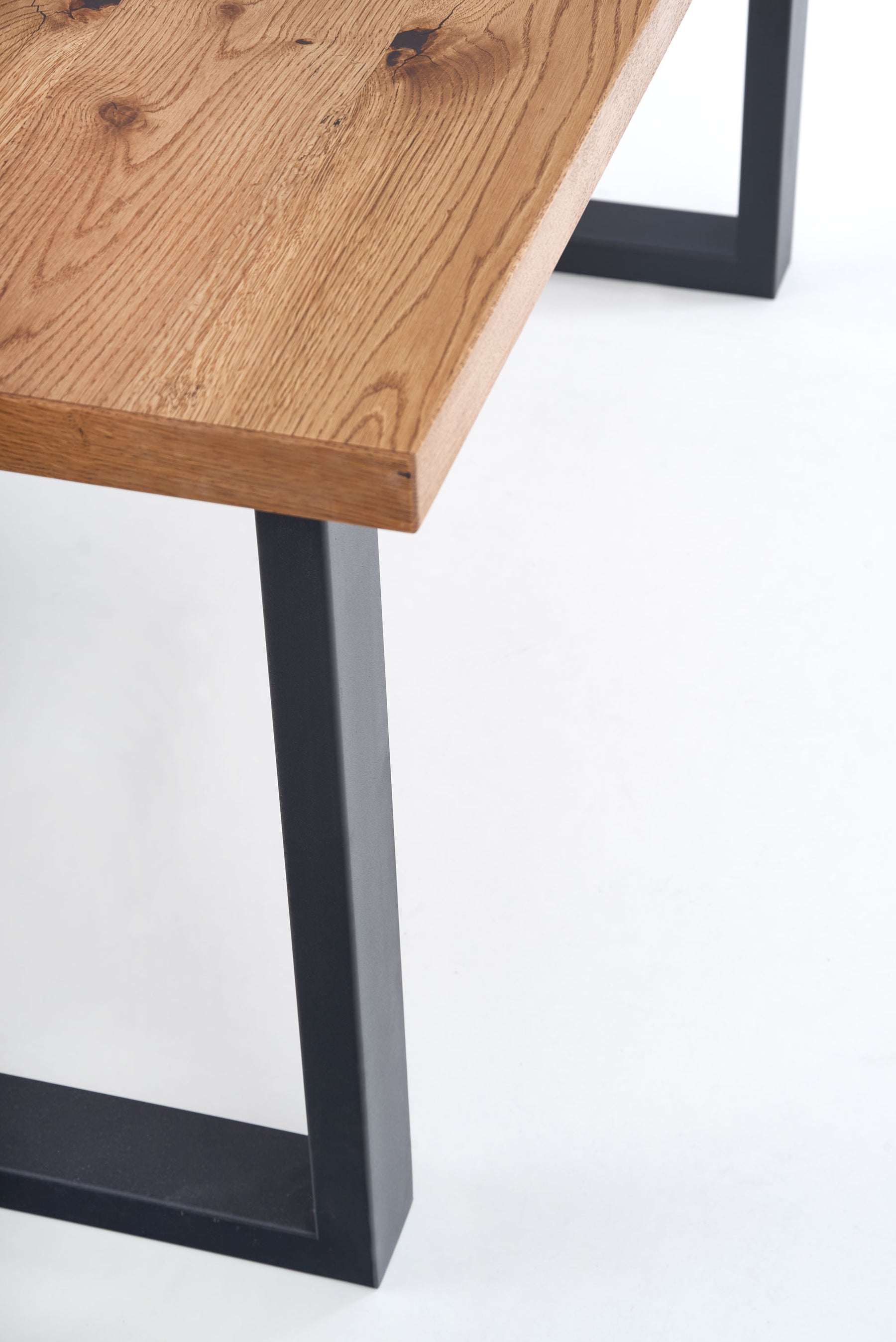 Tavolo allungabile in legno impiallacciato rovere con gambe in acciaio nero Perez 160x90 cm - allungabile a 250 cm
