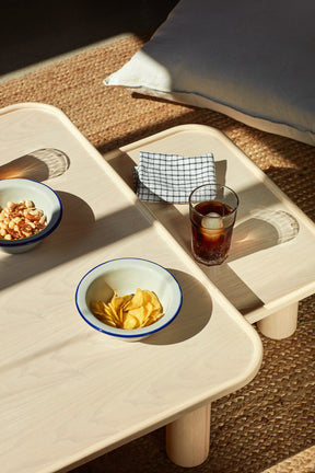 Set tavolini in legno naturale Nest di Teulat 79x79 h31 cm