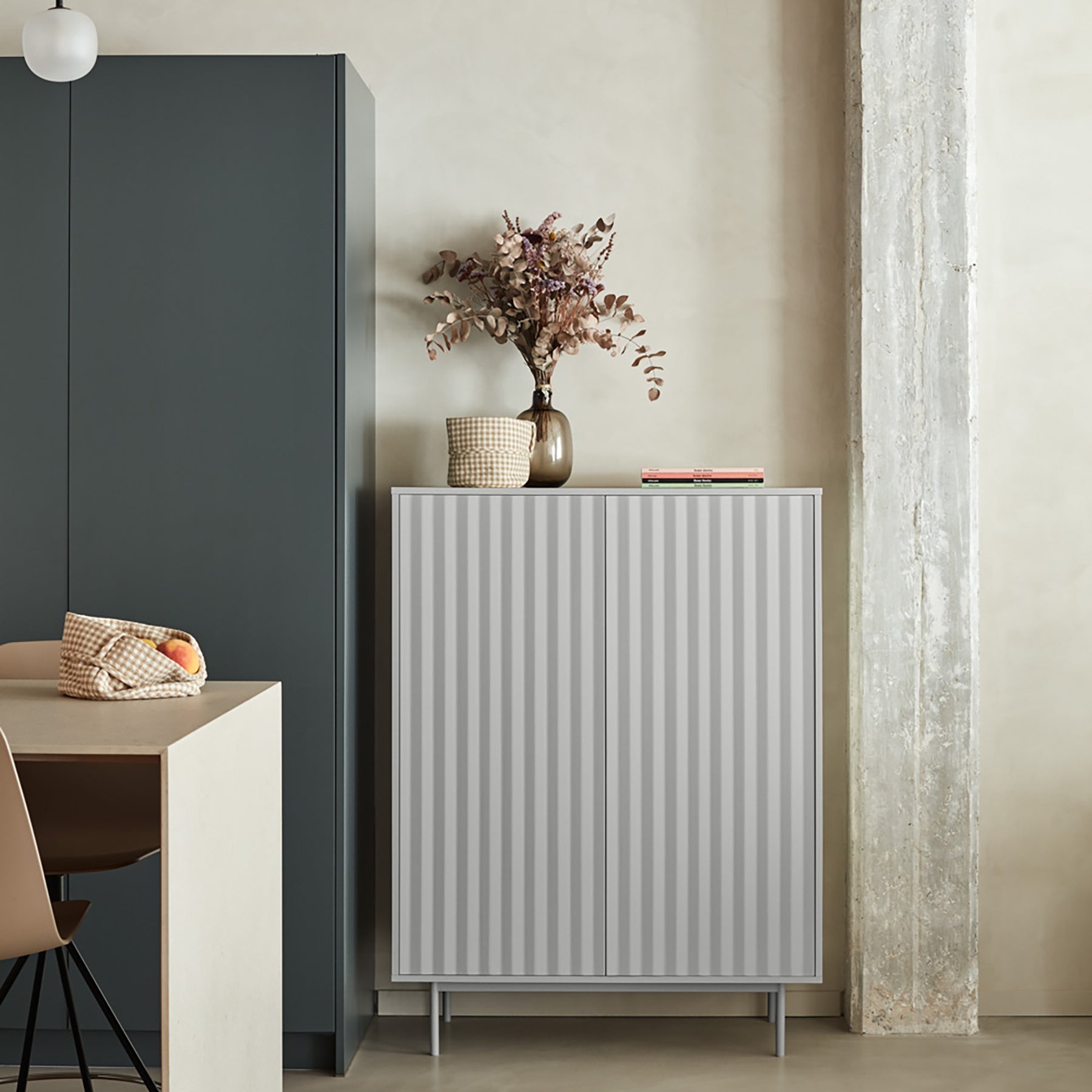 Credenza moderna 2 ante Sierra di Teulat 97x130 cm
