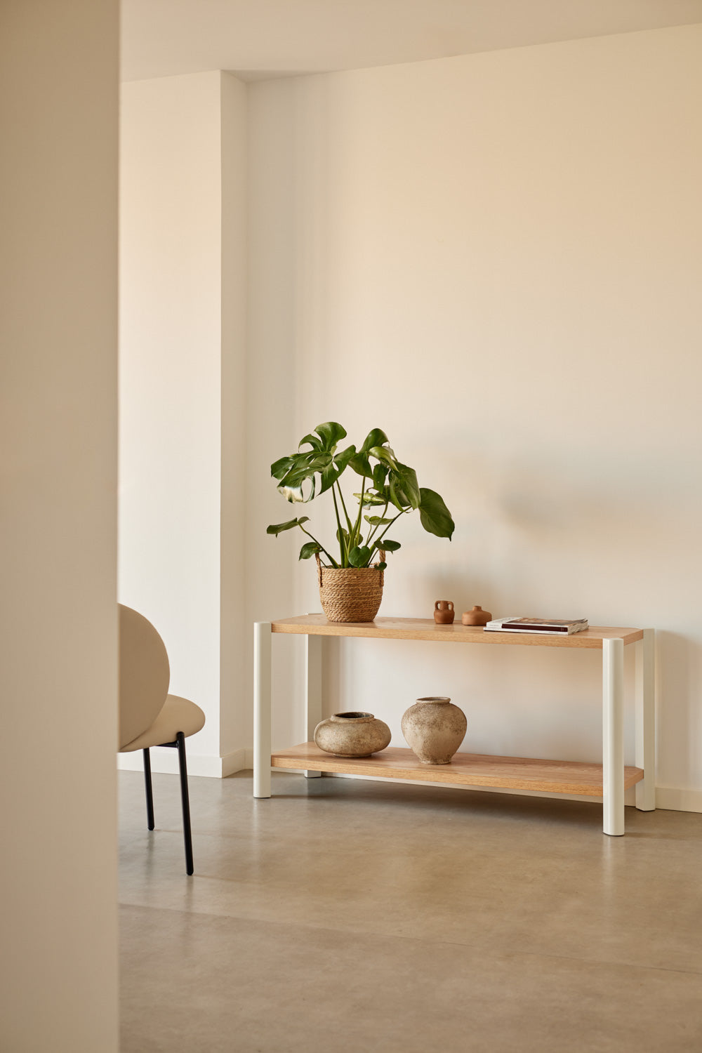 Tavolino 2 ripiani con gambe in legno massello Avina 125x59 cm