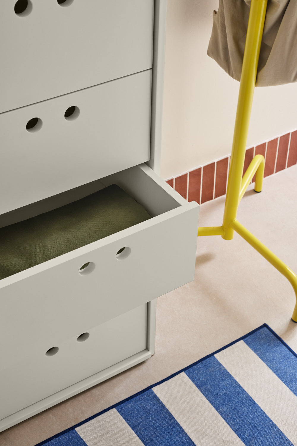 Cassettiera alta 6 cassetti Lully 40x118 cm