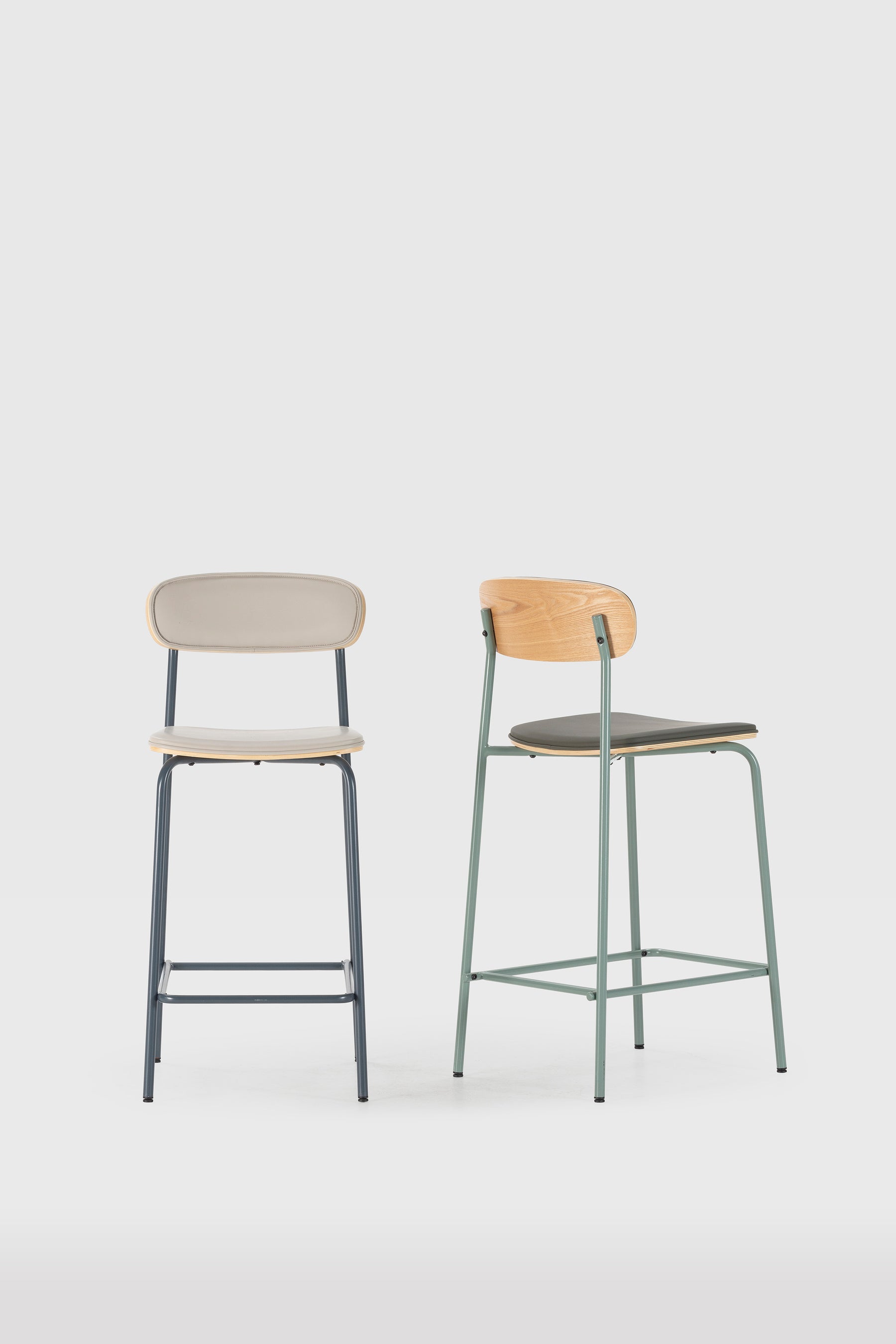 Set di 2 sgabelli con gambe in metallo blu Barly 50x95 cm