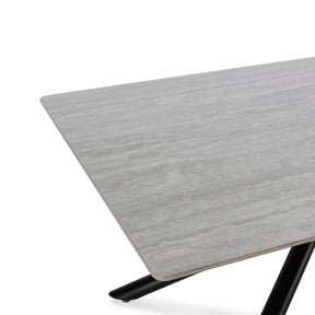 Tavolo rettangolare con gamba in metallo nero Saky 160x75 cm