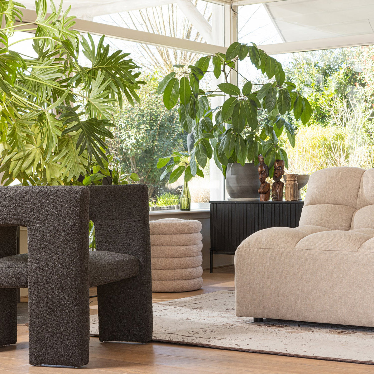 Poltrona in tessuto bouclé Tya 63x71 cm