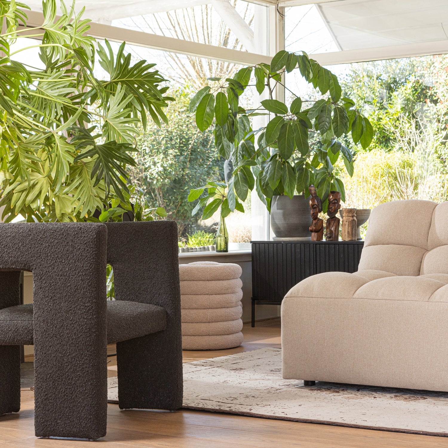 Poltrona in tessuto bouclé Tya 63x71 cm