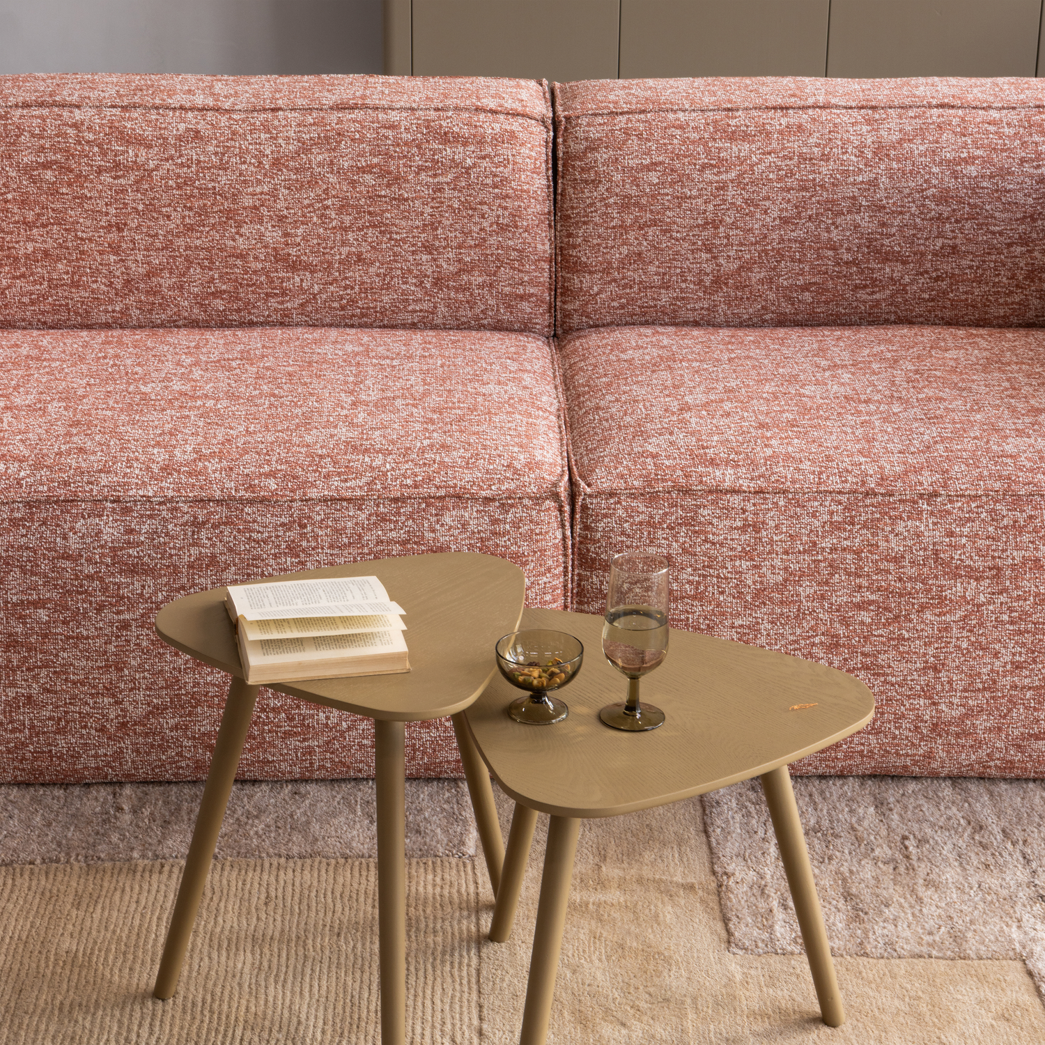 Set di 2 tavolini in legno di pino Kiro