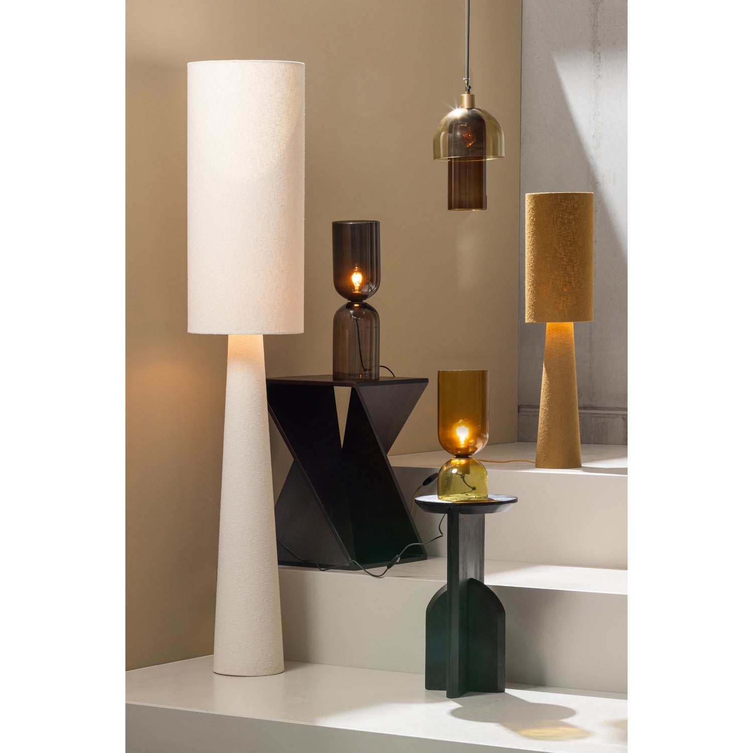 Lampada da terra in tessuto bouclé Loft