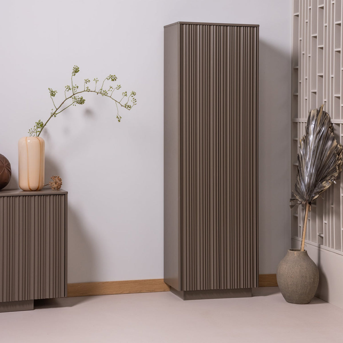 Credenza 2 ante in legno di pino Nova 67x215 cm