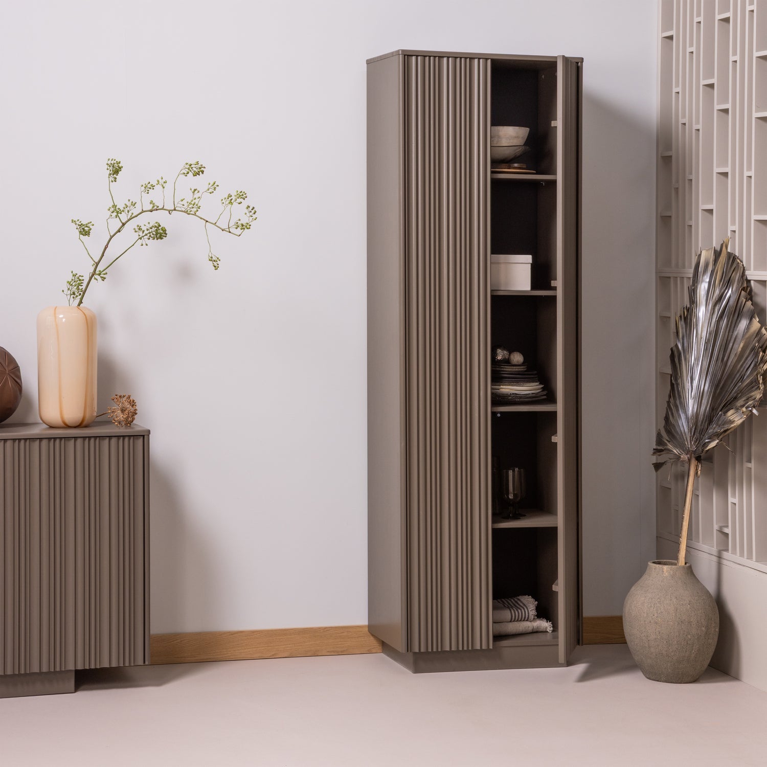 Credenza 2 ante in legno di pino Nova 67x215 cm